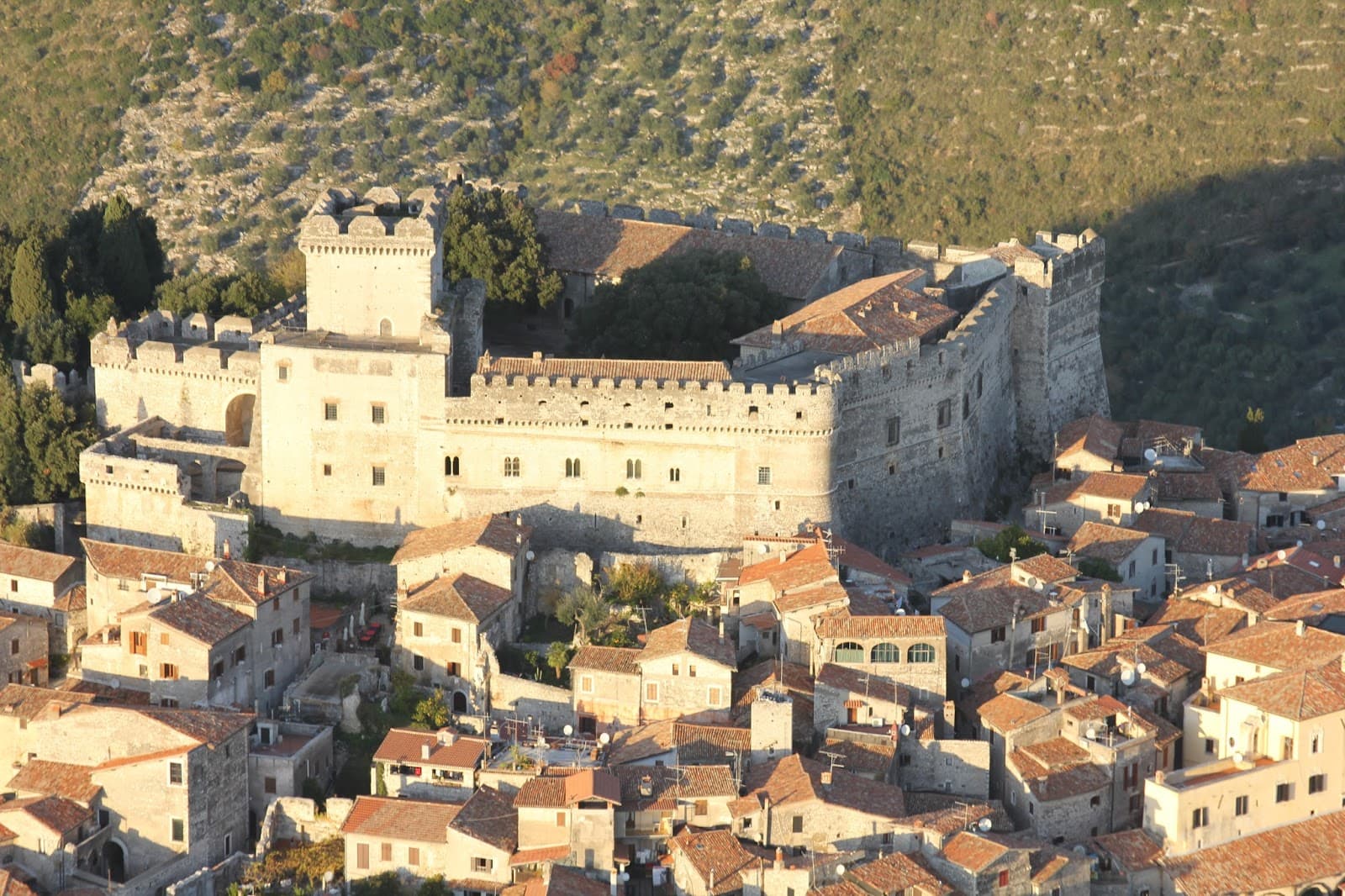 Castello Caetani Sermoneta - Image 1