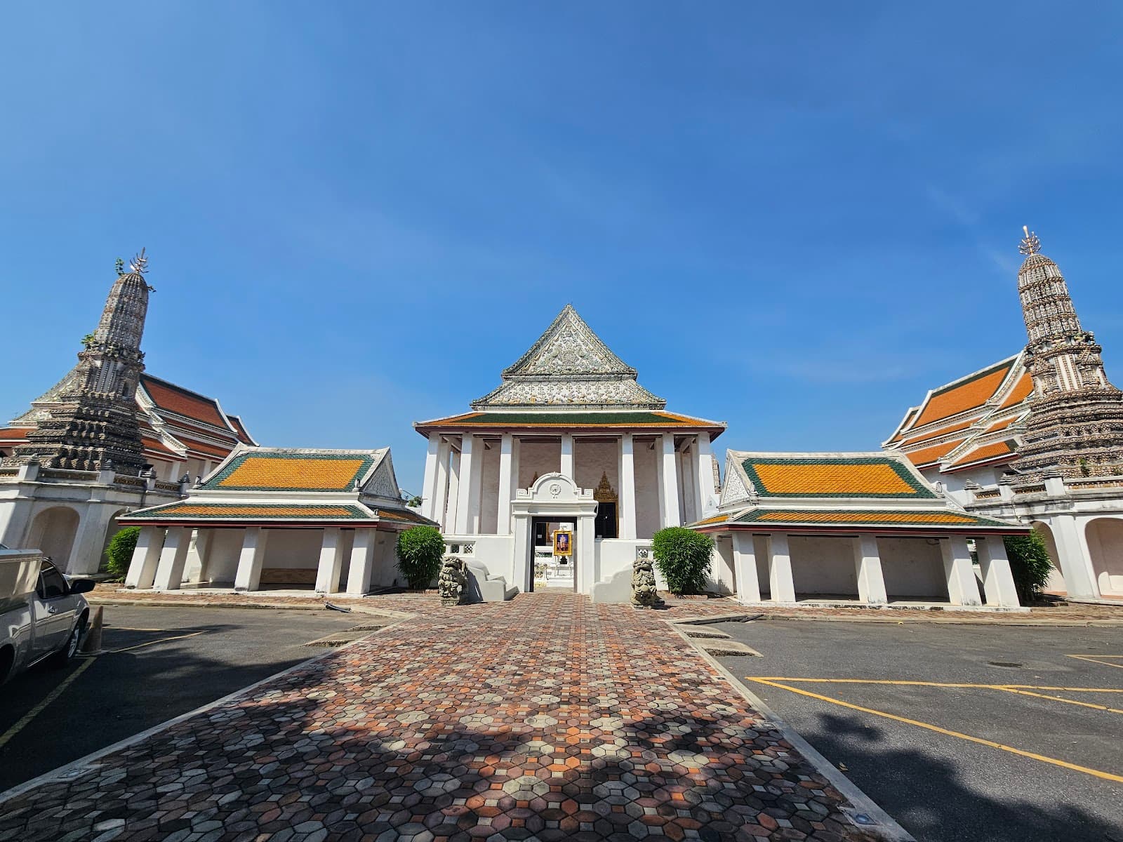 Wat Thepthidaram Worawihan - Image 1