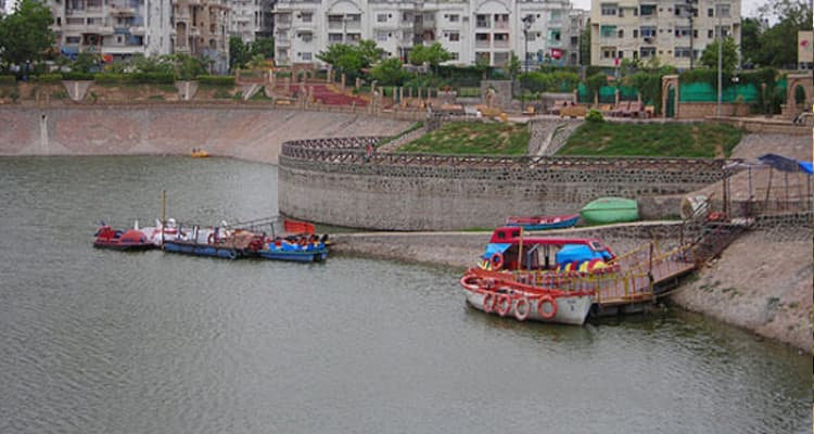 Vastrapur Lake Ahmedabad - Image 1