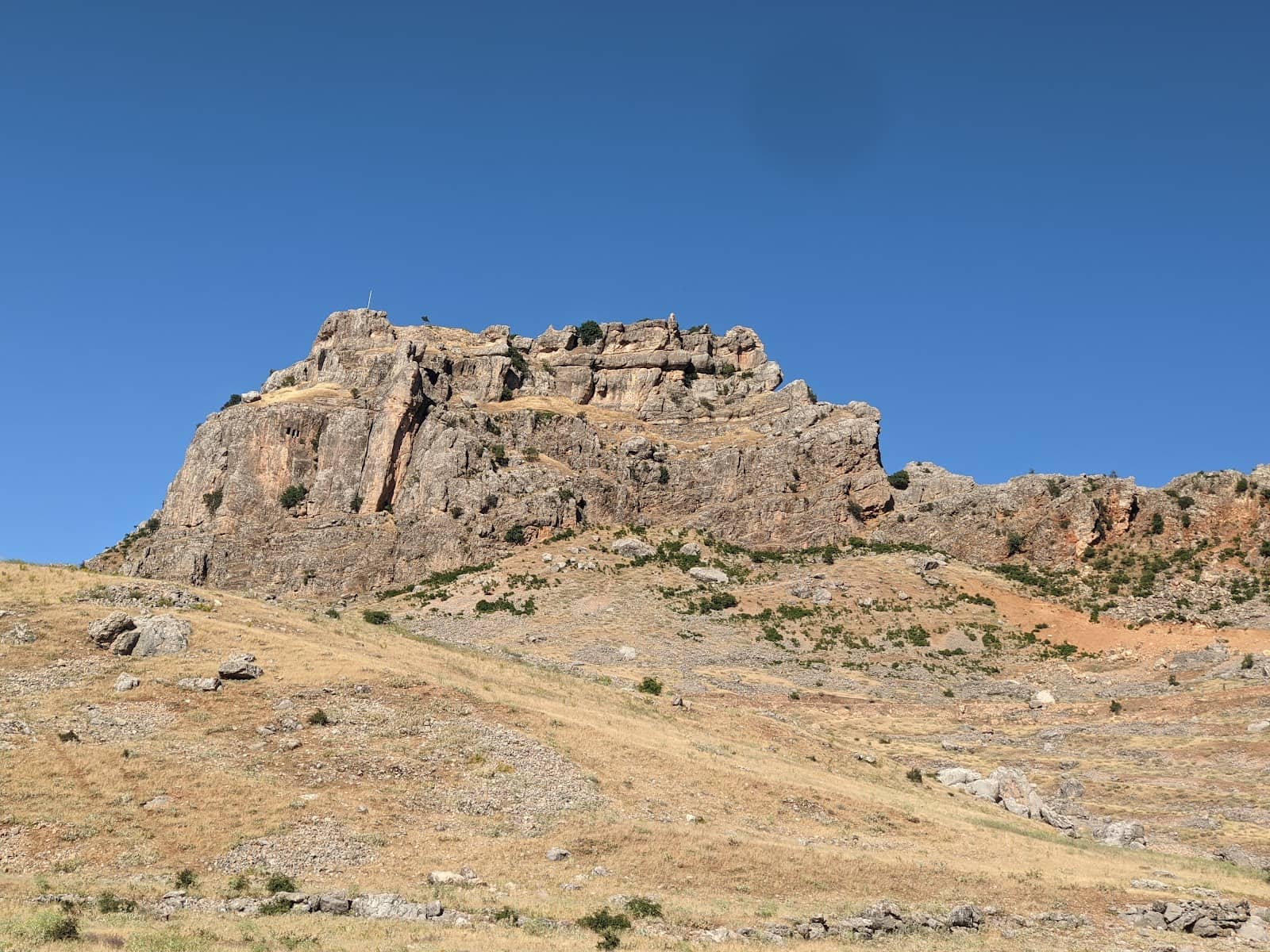 Dramatic Cliffside Architecture