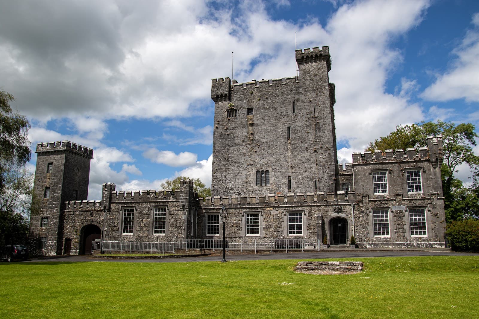 Knappogue Castle & Walled Garden - Image 1