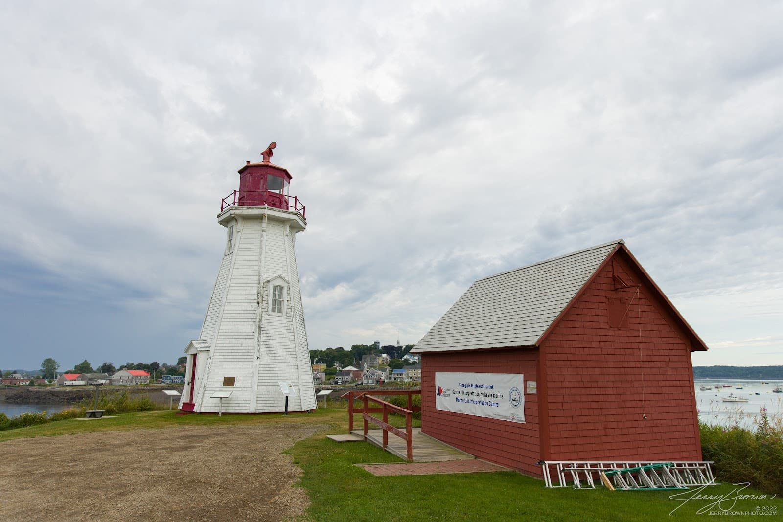 Mulholland Point Lighthouse - Image 1