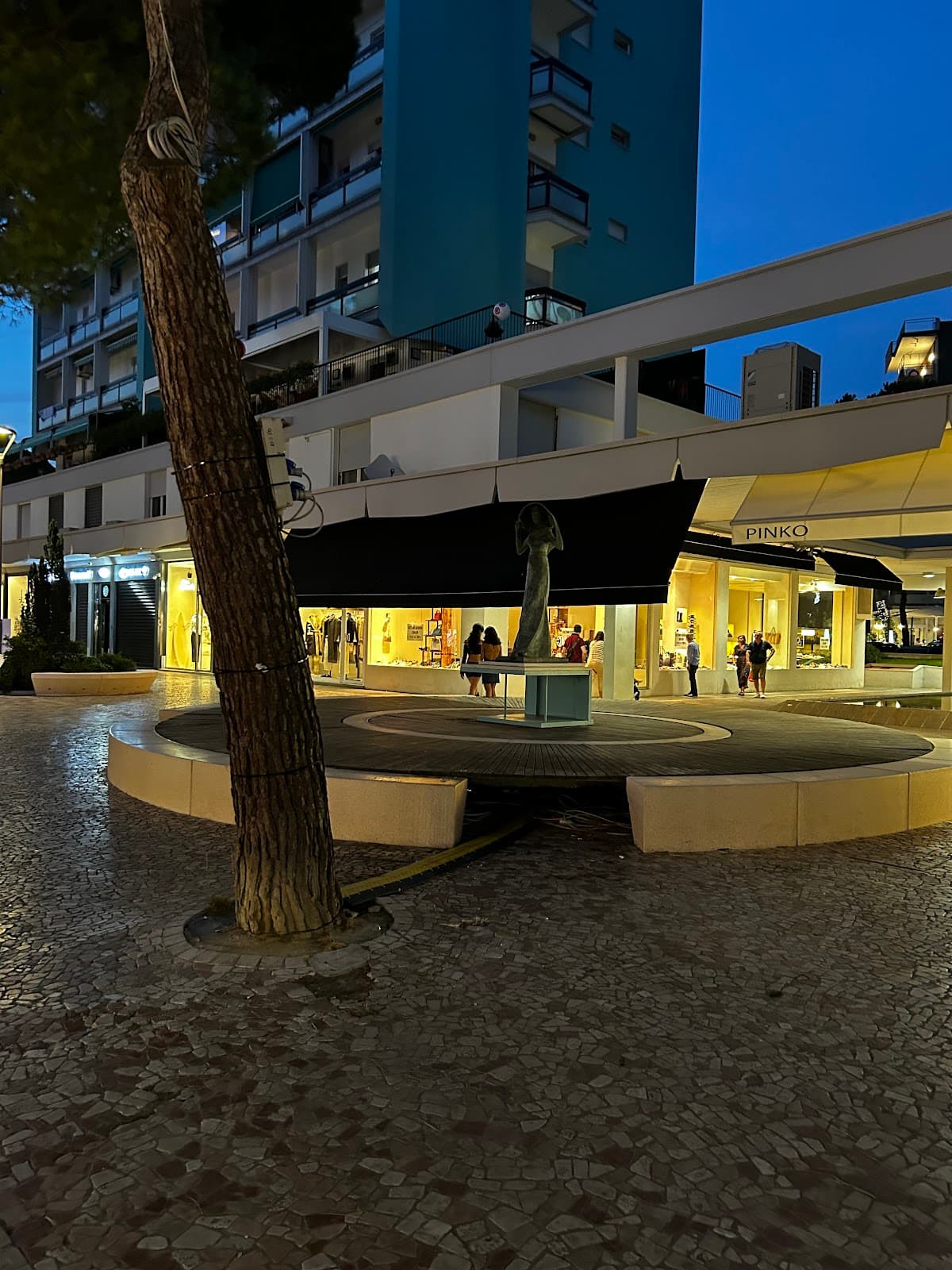 Viale Gramsci Milano Marittima - Image 1
