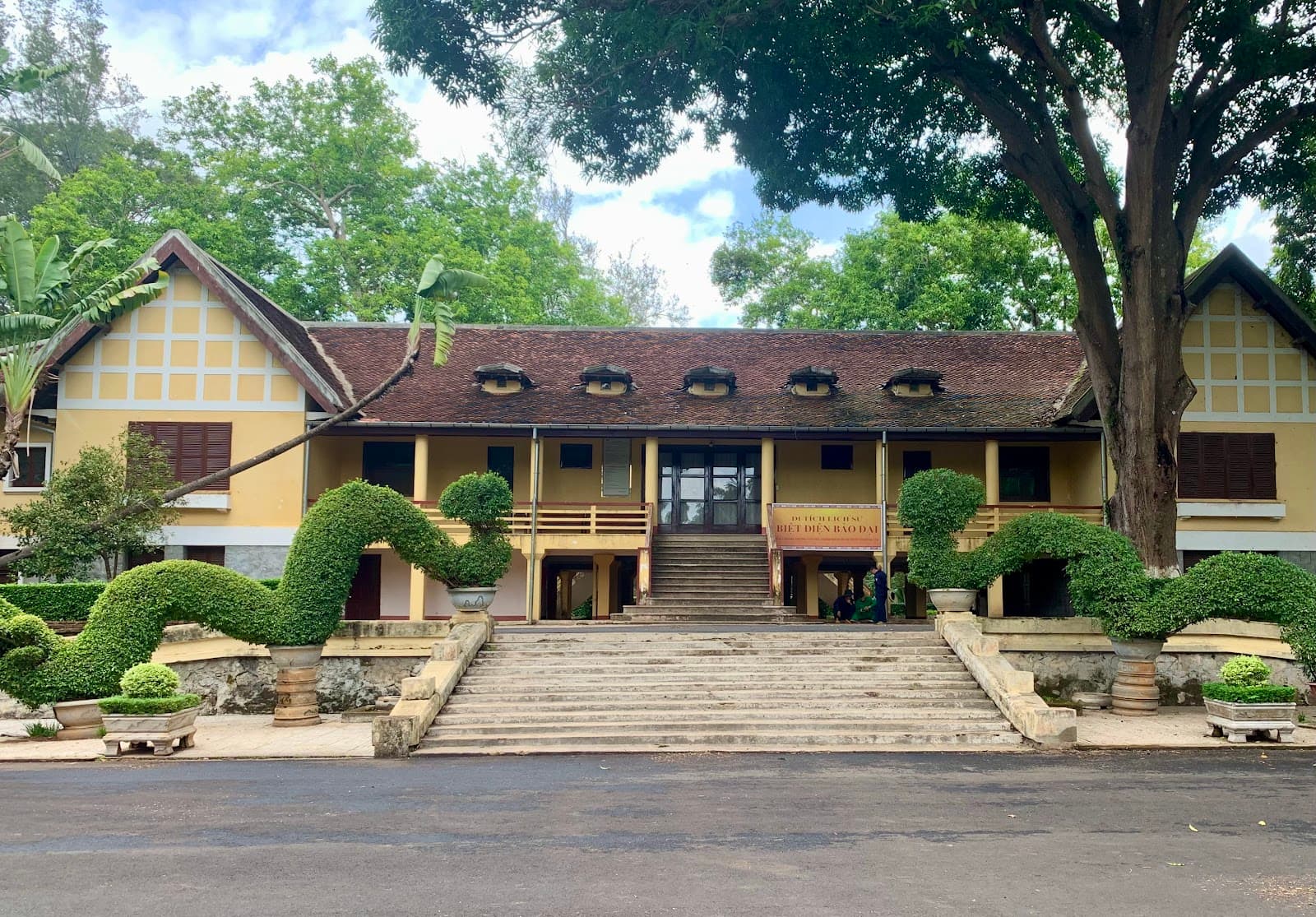 Bao Dai Villa (Lak Lake) - Image 1