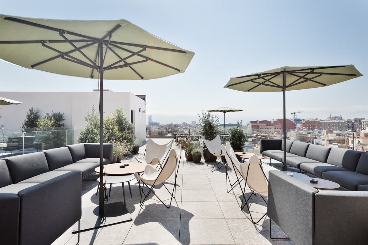 Yurbban Hotel Urquinaona Rooftop - Image 1