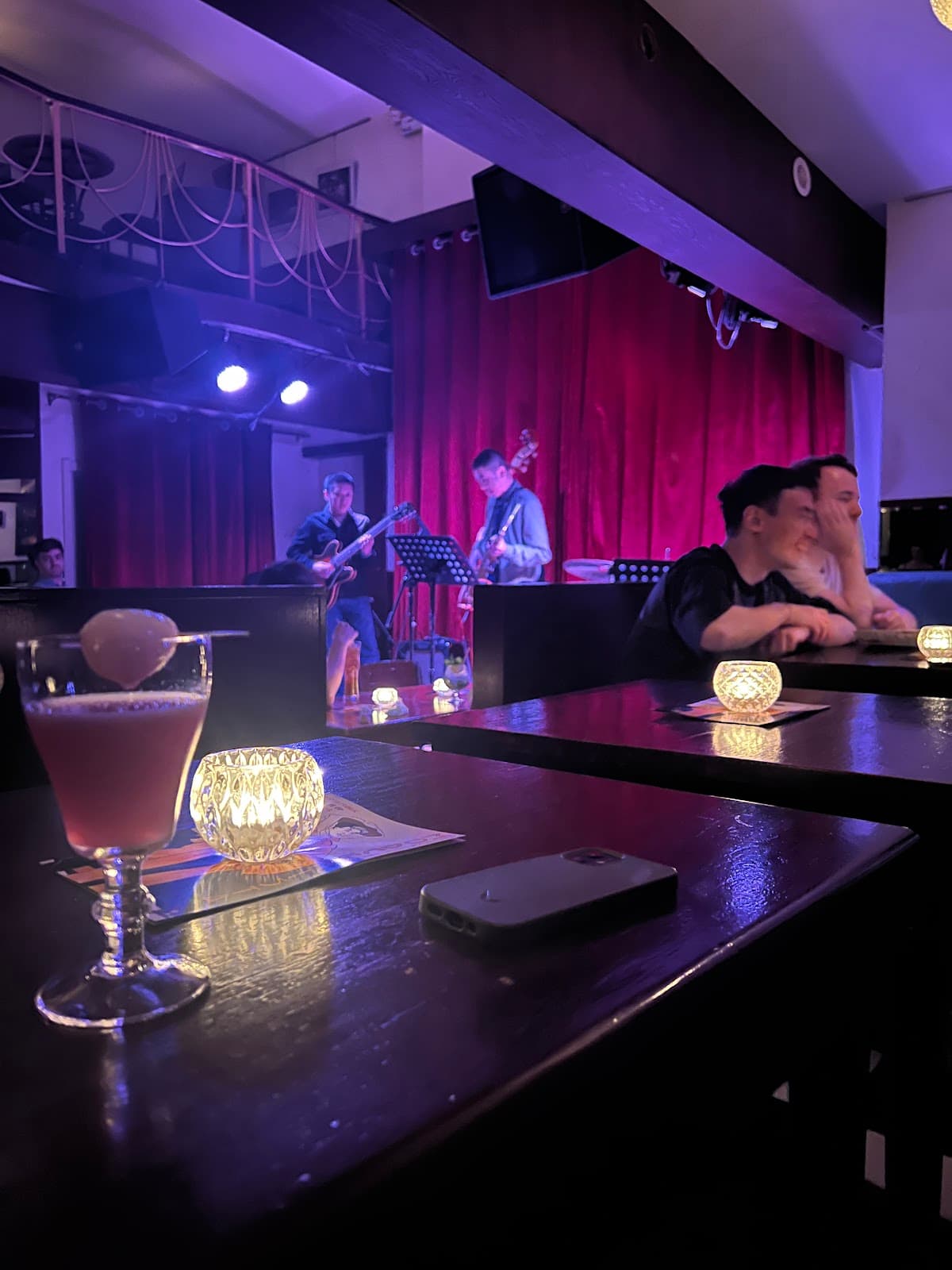 Modernista - Image 1