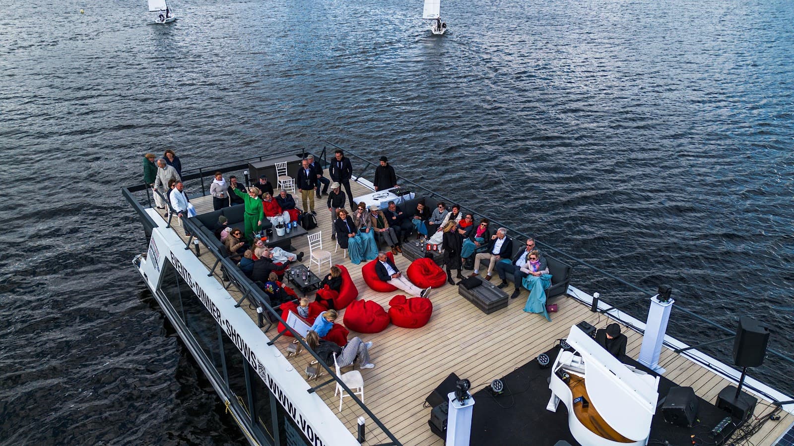 Various meeting points - Image 1