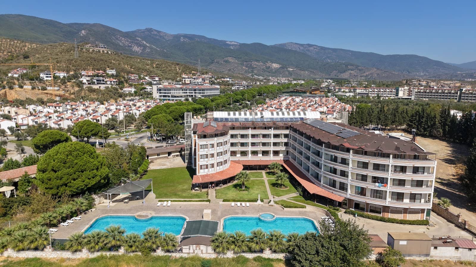 Attentive Service (Hamza)