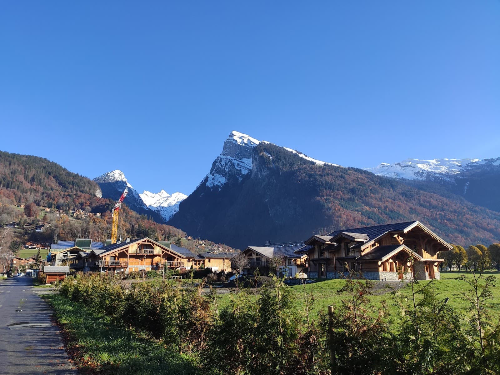 Sixt-Fer-à-Cheval Village - Image 1