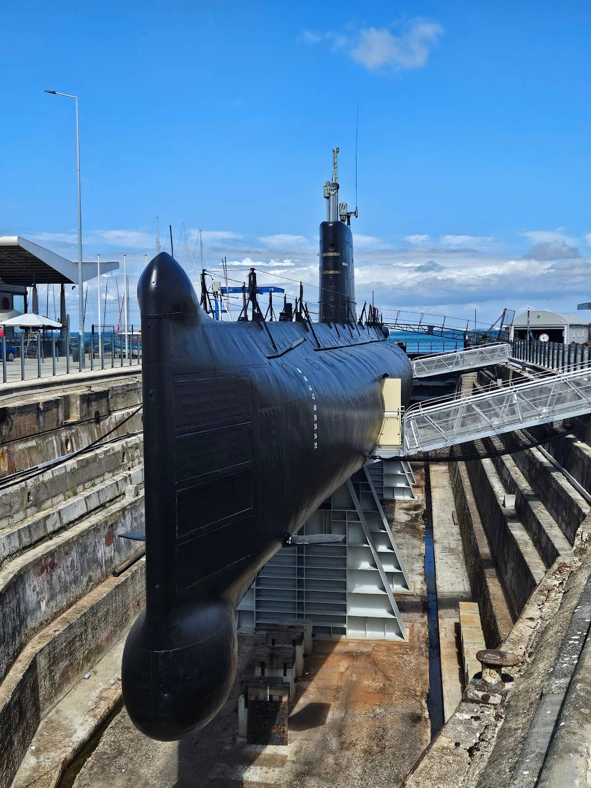 Contrast with Frigate