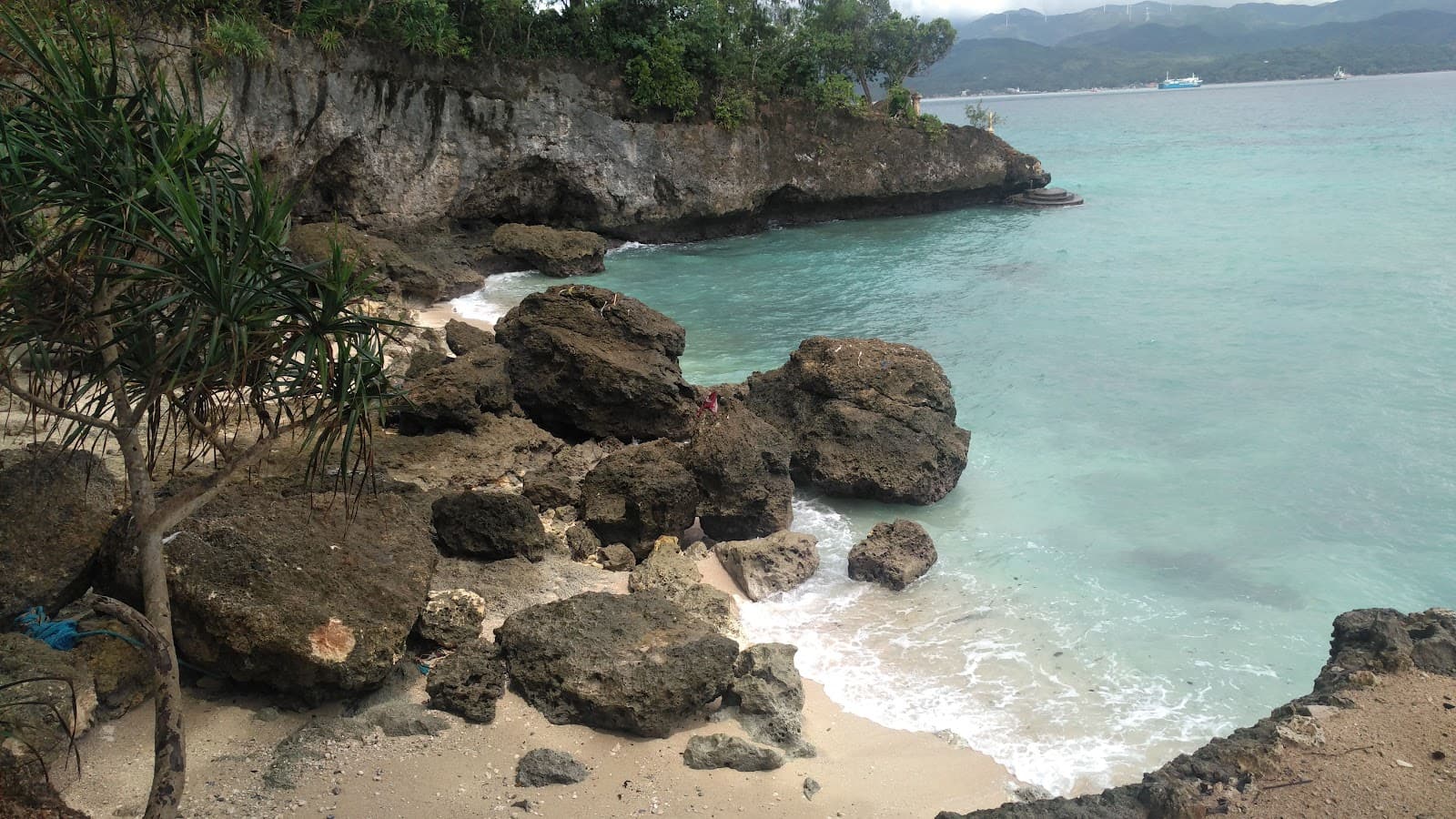 Cagban Beach El Nido - Image 1