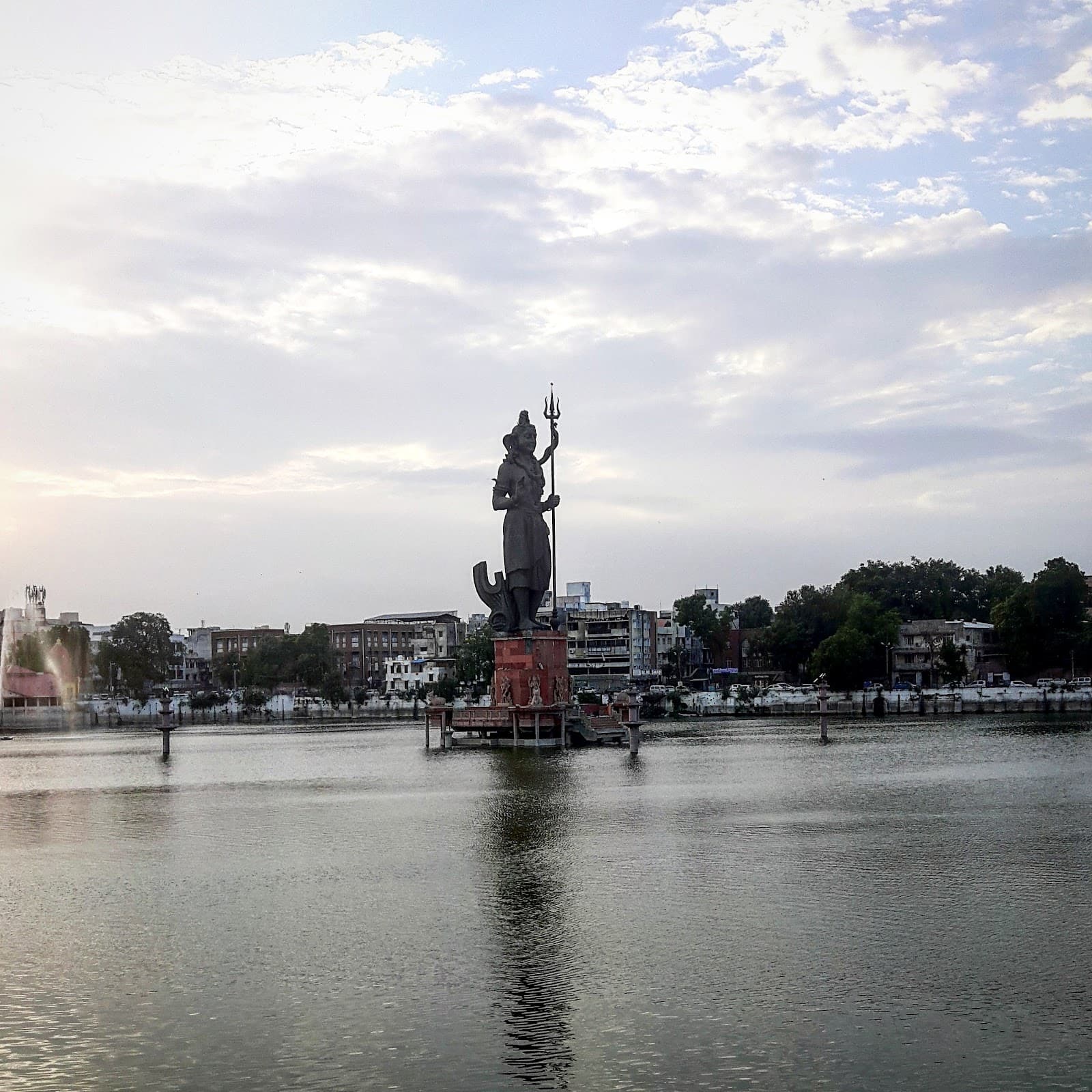 Sursagar Lake Vadodara - Image 1