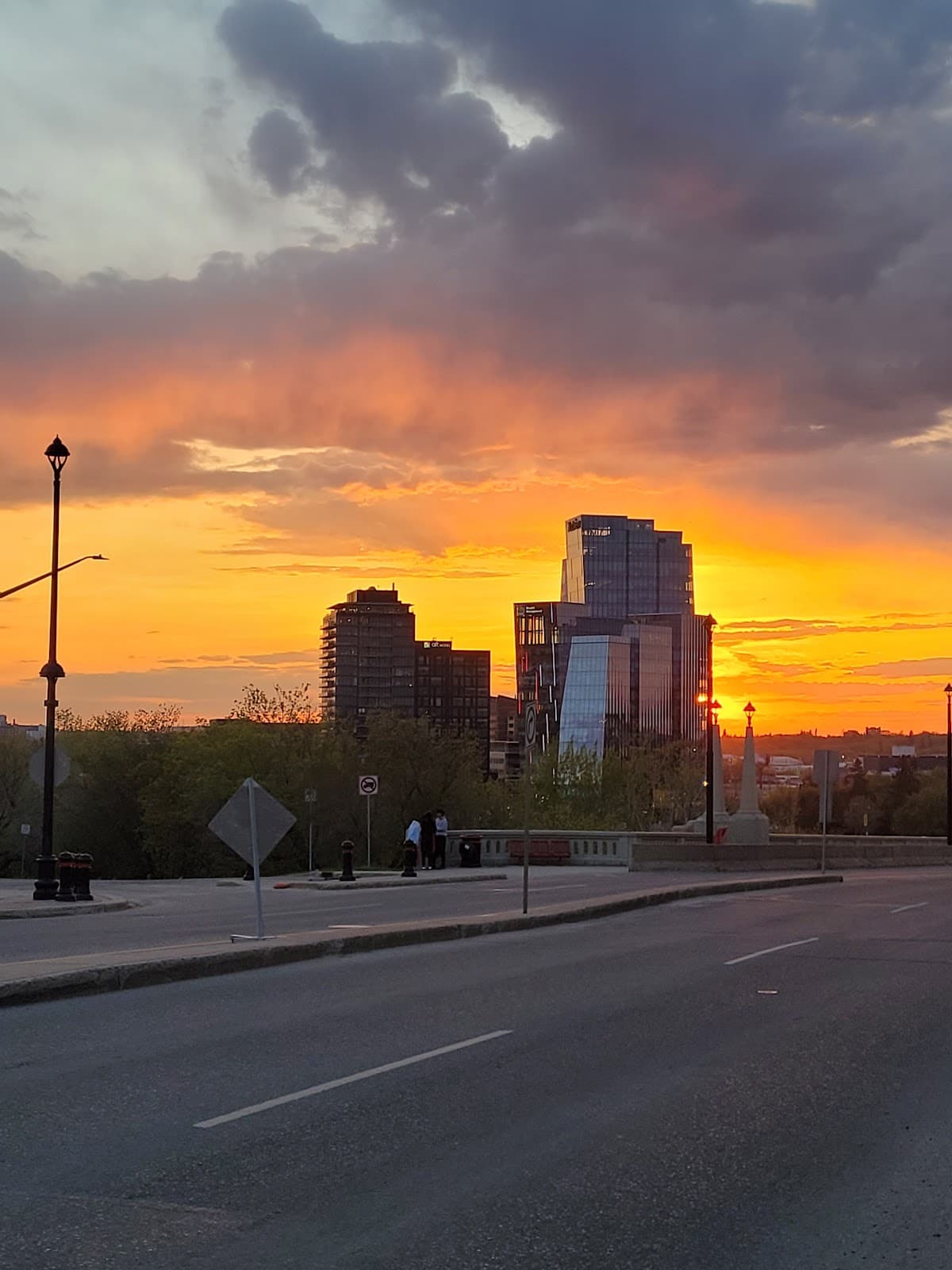 Broadway Avenue - Image 1