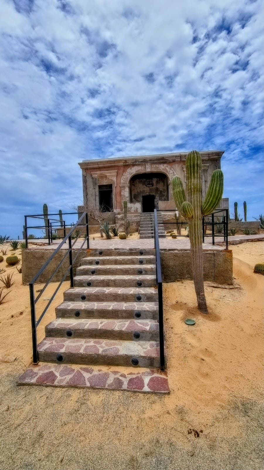 El Faro Viejo de Cabo Falso - Image 1