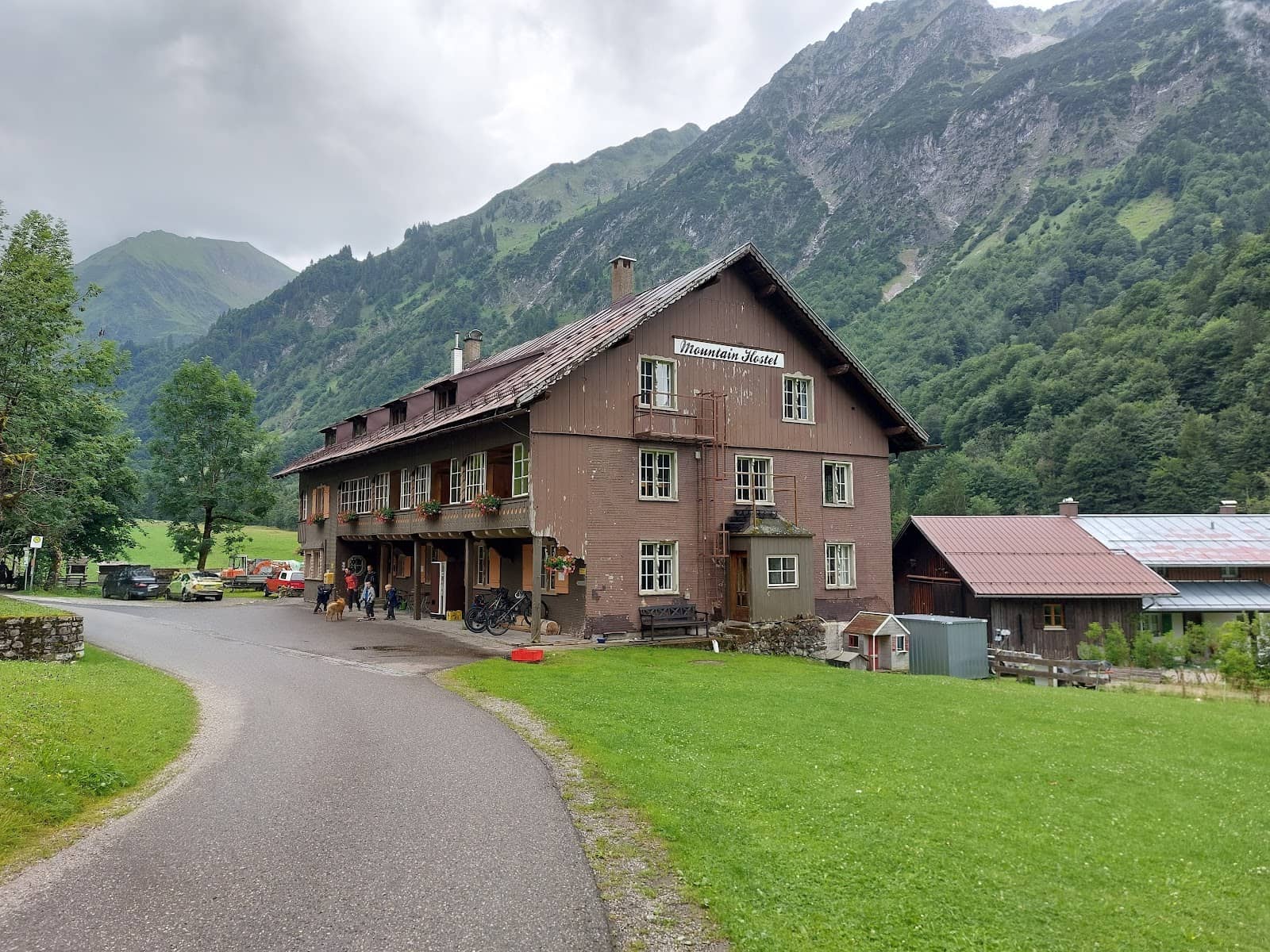 Tranquil Valley Ambiance