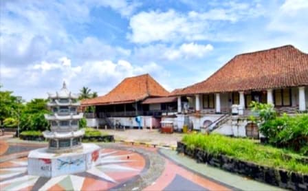 Kampung Kapitan - Image 1