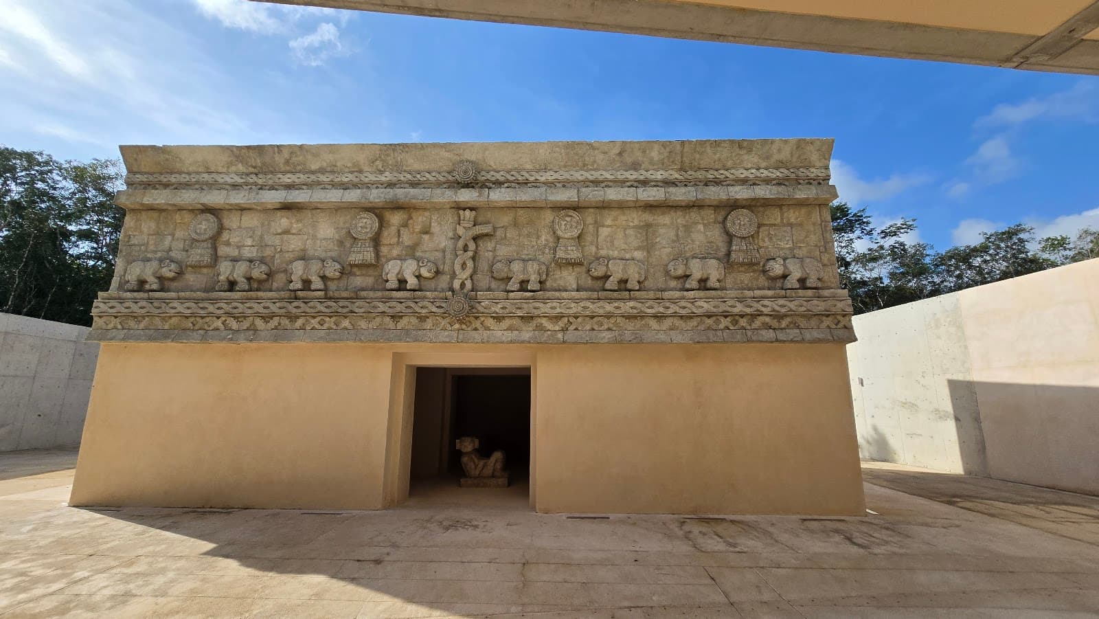 Museo de la Cultura Maya de Chichen Itza - Image 1