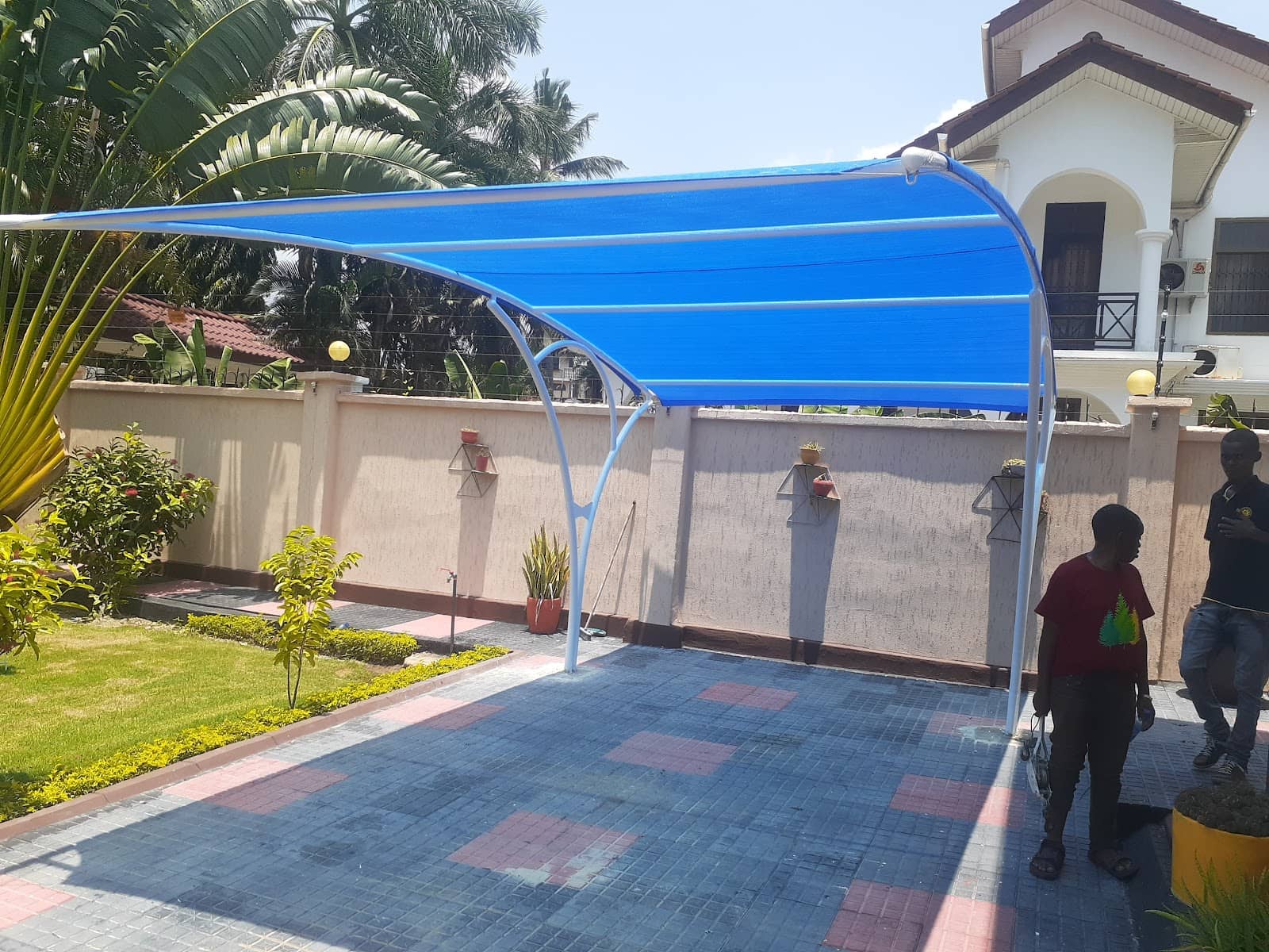 Vibrant Restaurant Scene