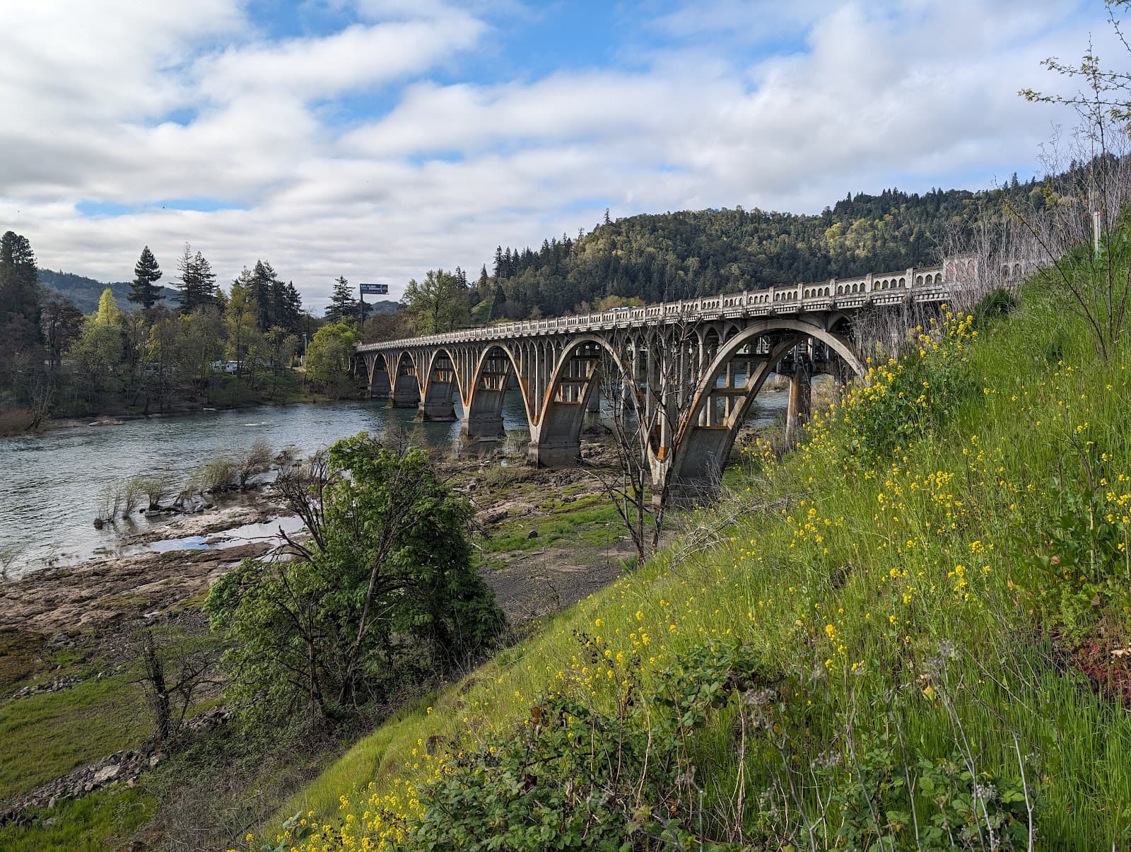 Winchester Dam & Fish Ladder - Image 1