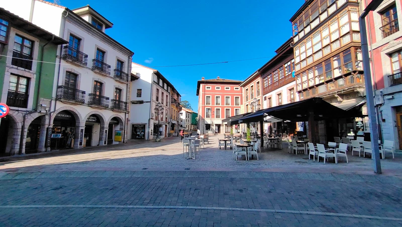 Plaza de Parres Sobrino - Image 1