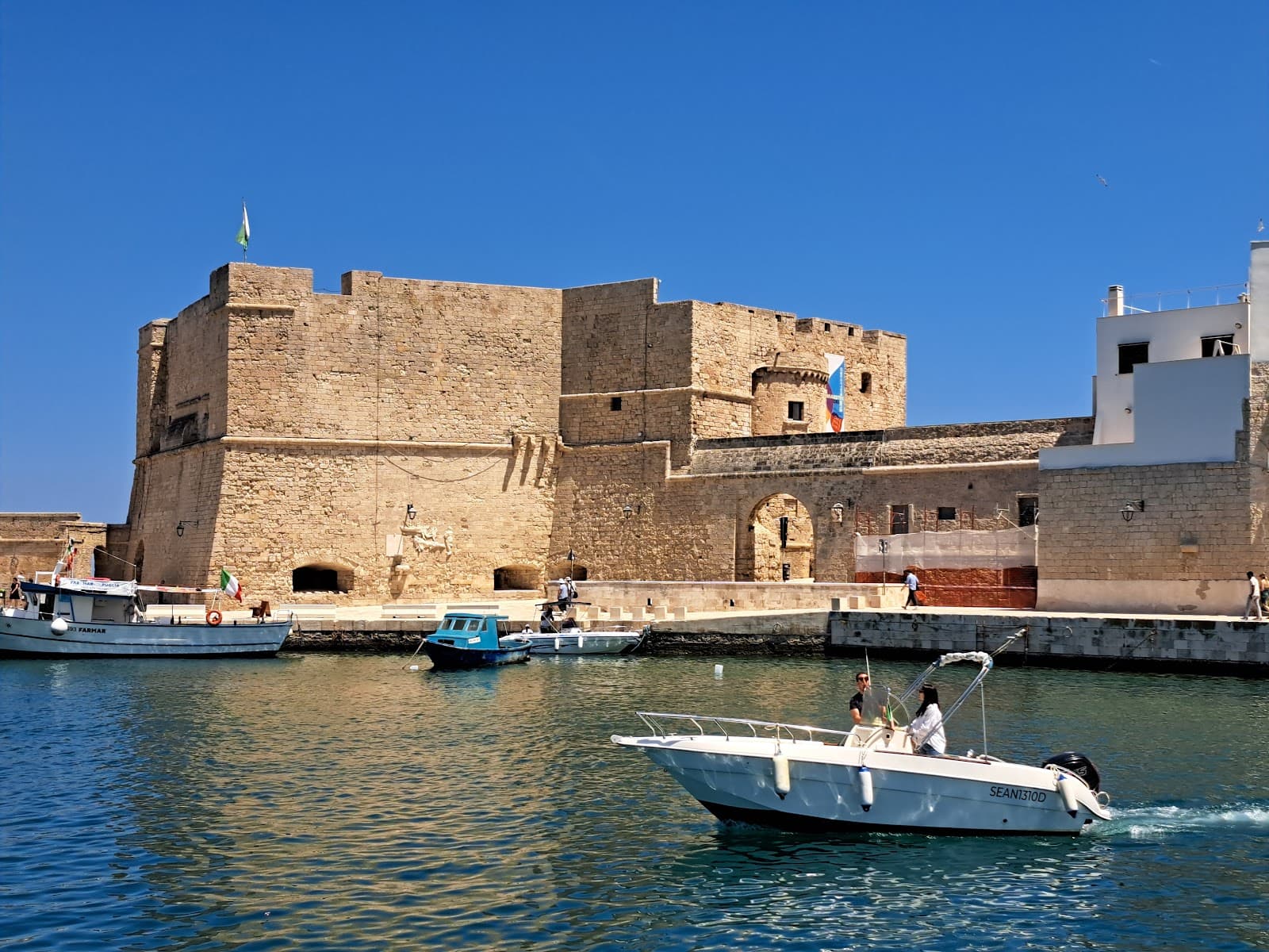 Castello di Carlo V (Monopoli) - Image 1