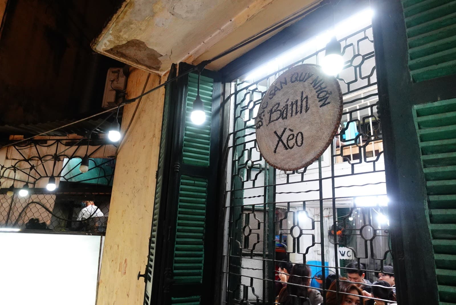 Various street stalls selling Banh Xeo - Image 1