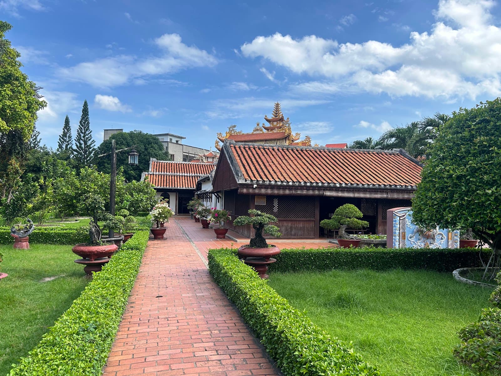 Duc Thanh School - Image 1