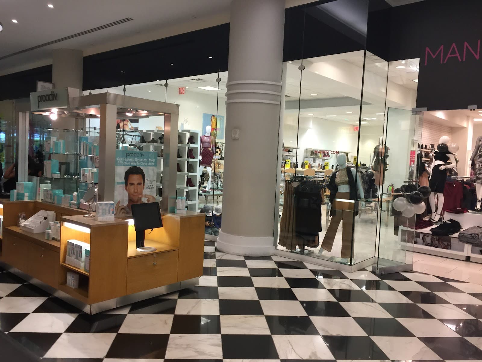 Manhattan Mall - Image 1