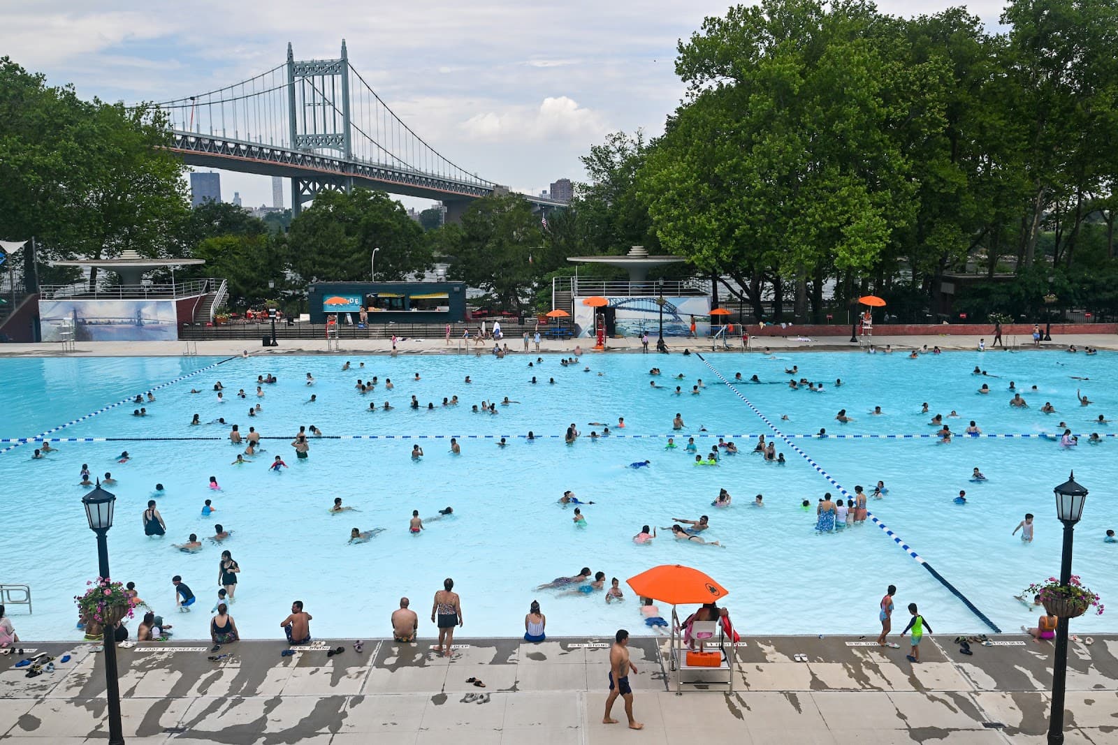 Astoria Pool - Image 1