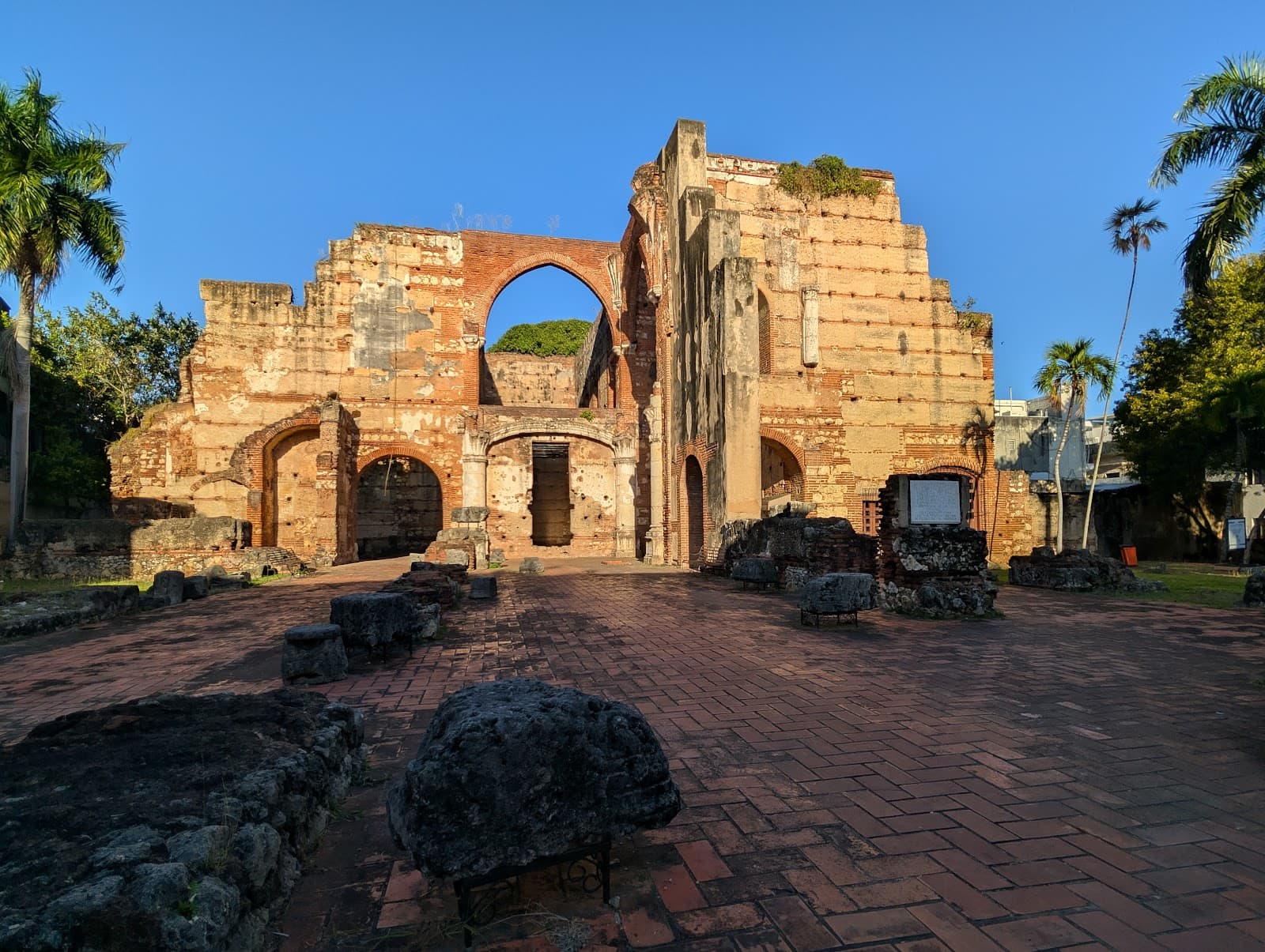 Ruinas del Hospital San Nicolás de Bari - Image 1