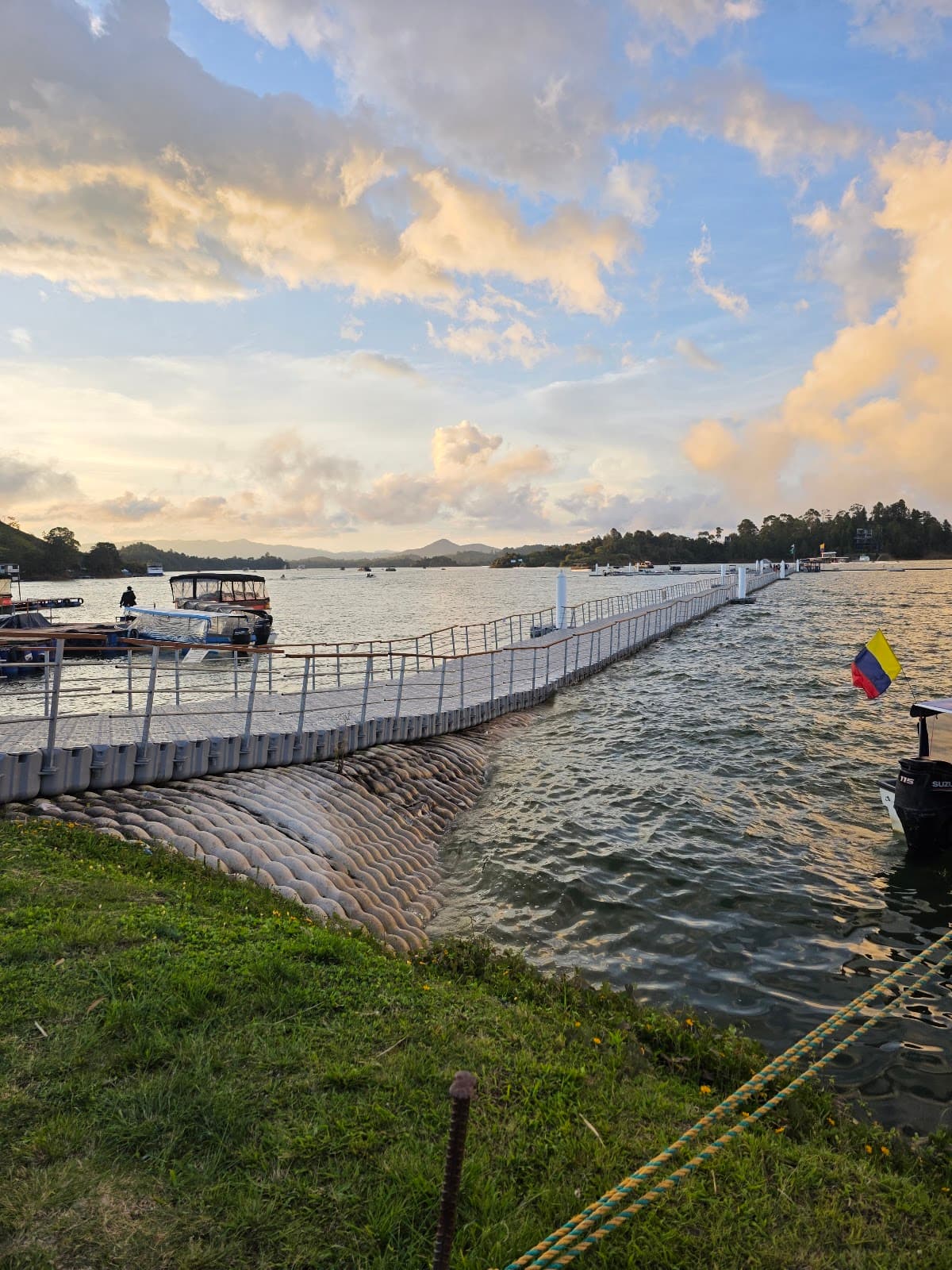 Malecón Guatapé - Image 1
