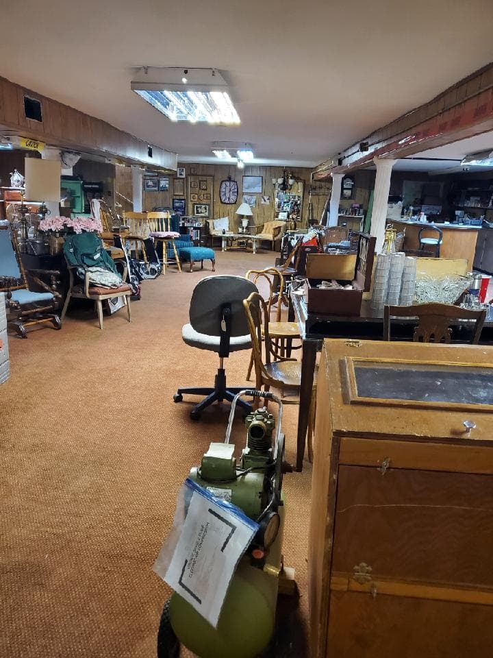 Florence Antiques District - Image 1