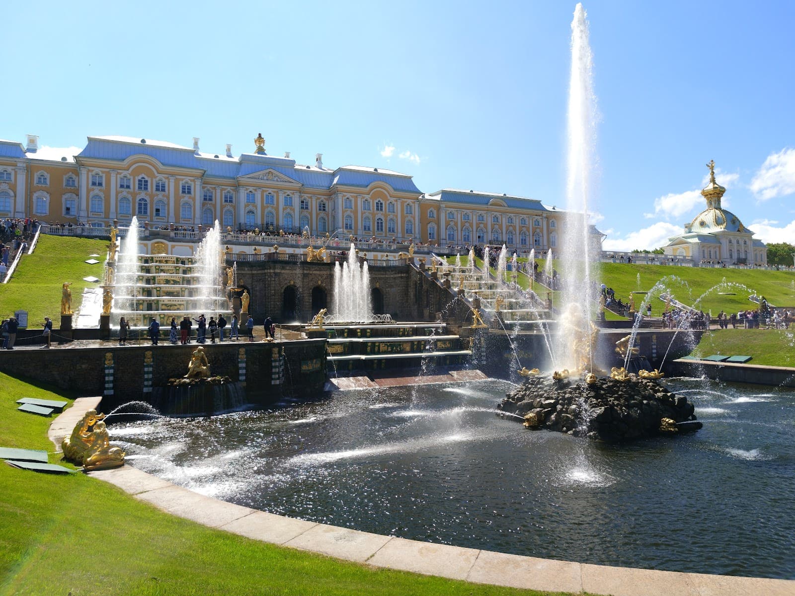 Grand Cascade and Samson Fountain - Image 1