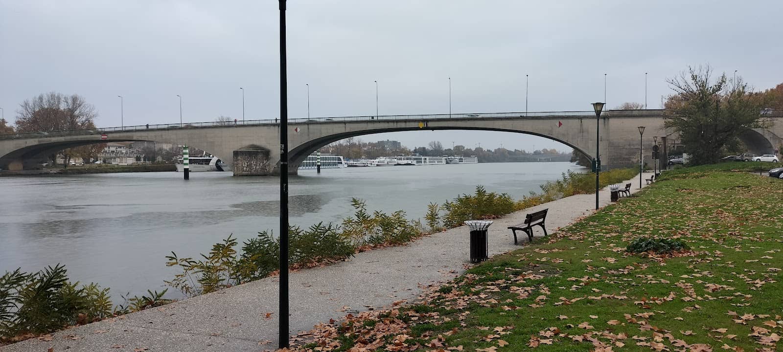 Gateway to Villeneuve-lès-Avignon