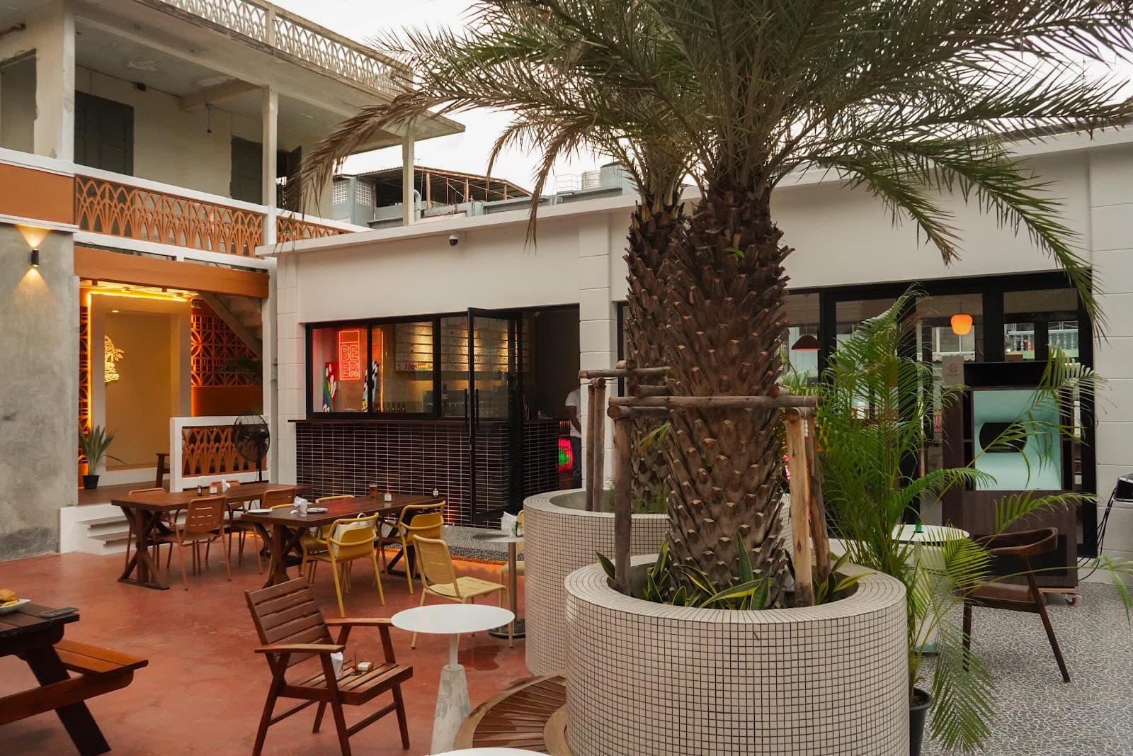 Two Palms Taproom, Chinatown, Bangkok - Image 1