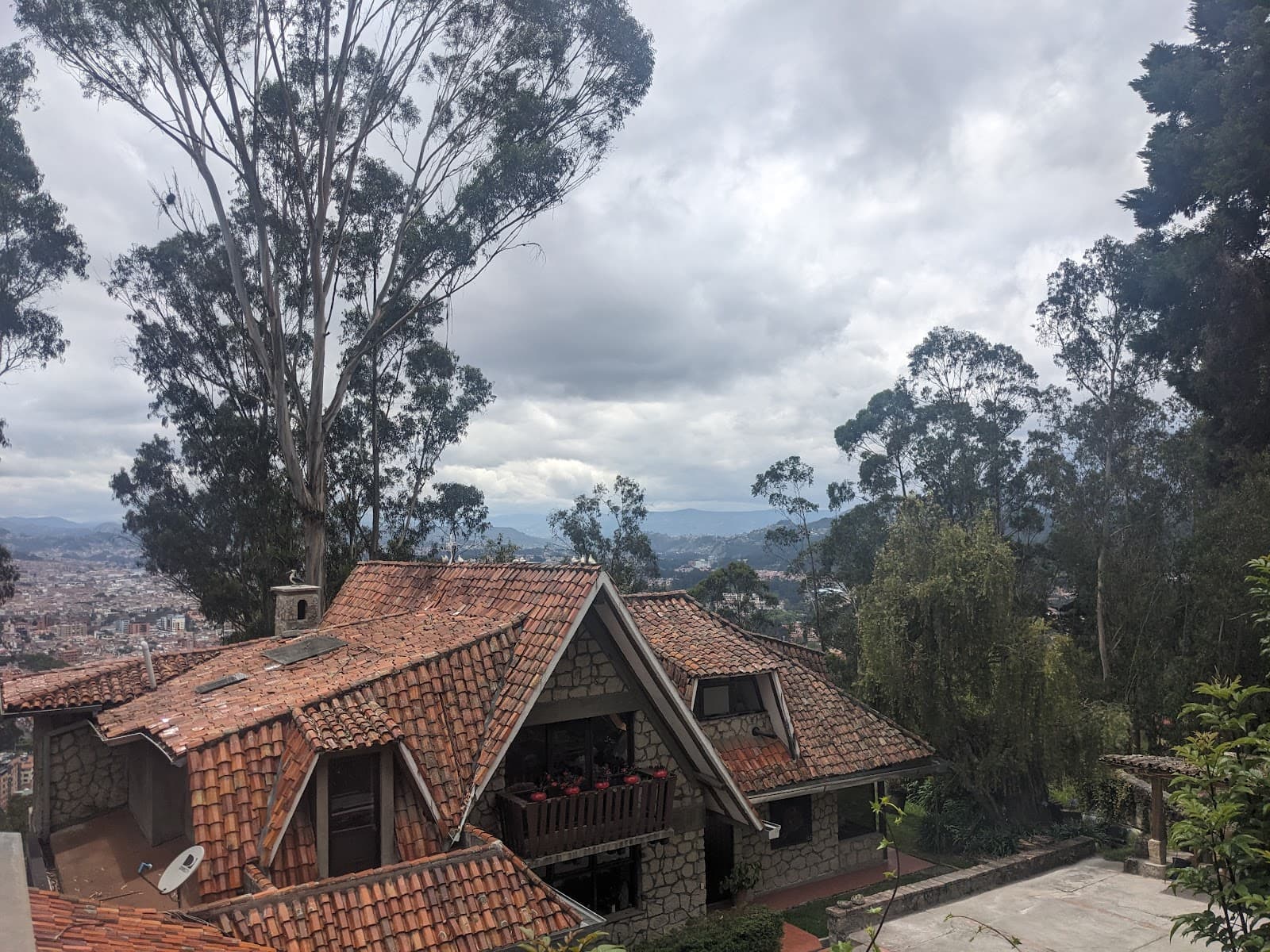 Taller de Cerámica Eduardo Vega - Image 1