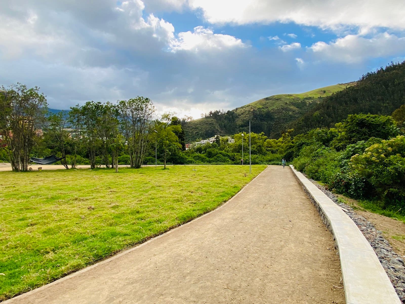 Malecón del Río Pasto (Parque Lineal) - Image 1