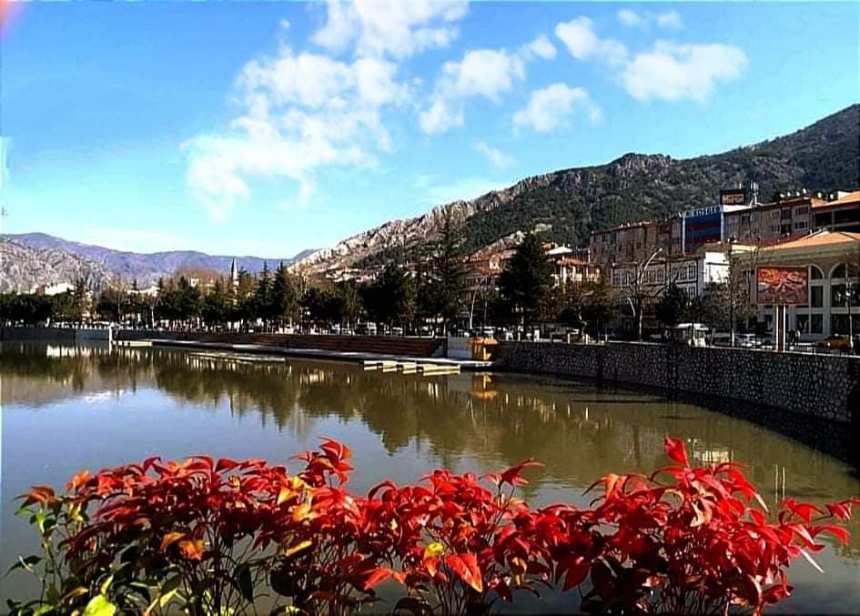 Yeşilırmak River Promenade - Image 1