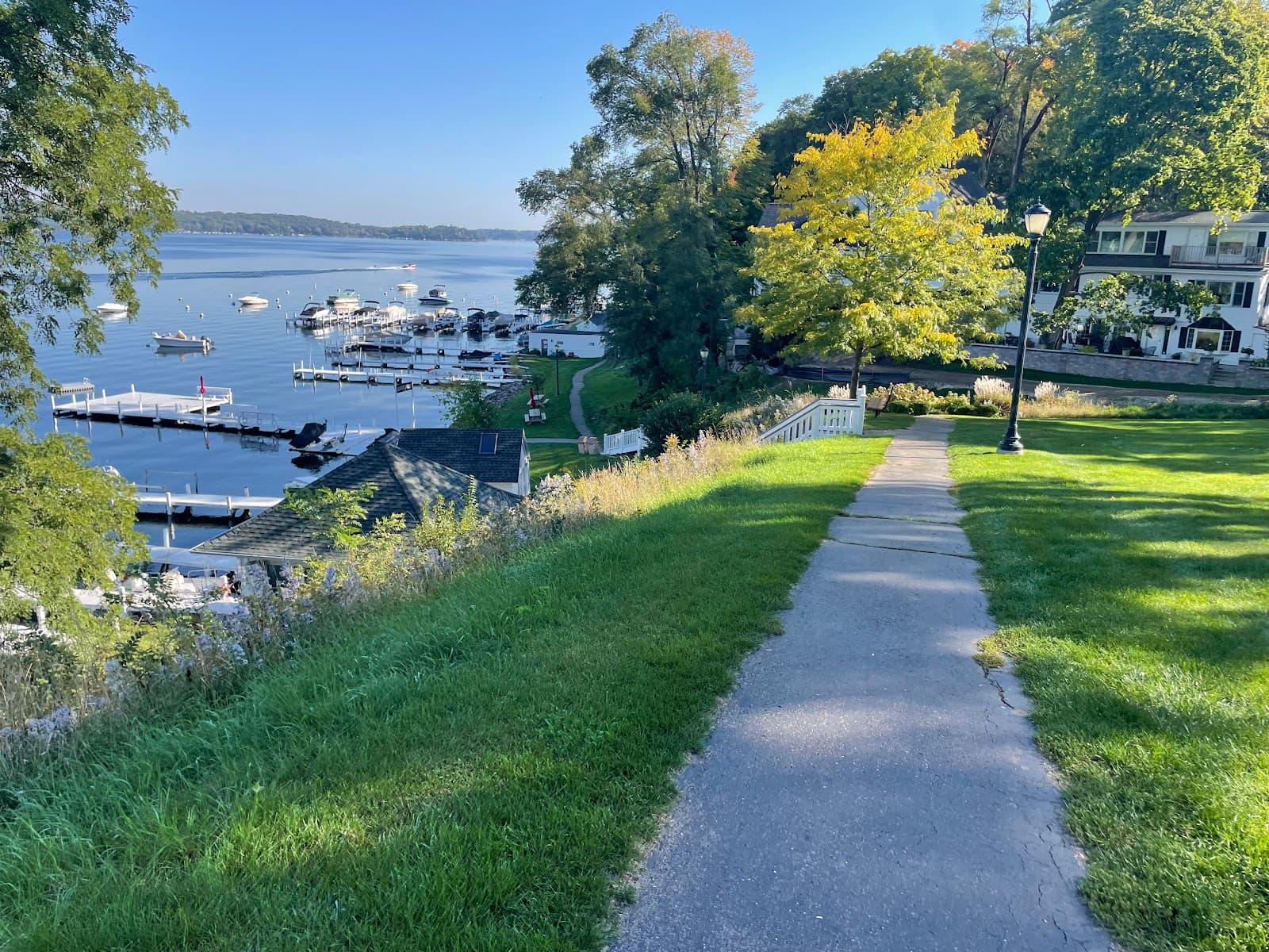 Lake Geneva Promenade Geneva - Image 1