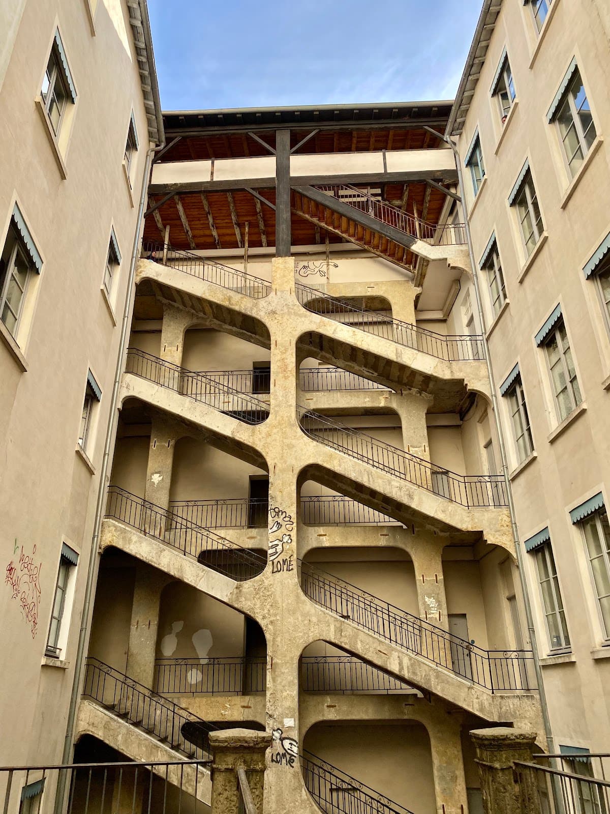 Traboules Croix-Rousse - Image 1