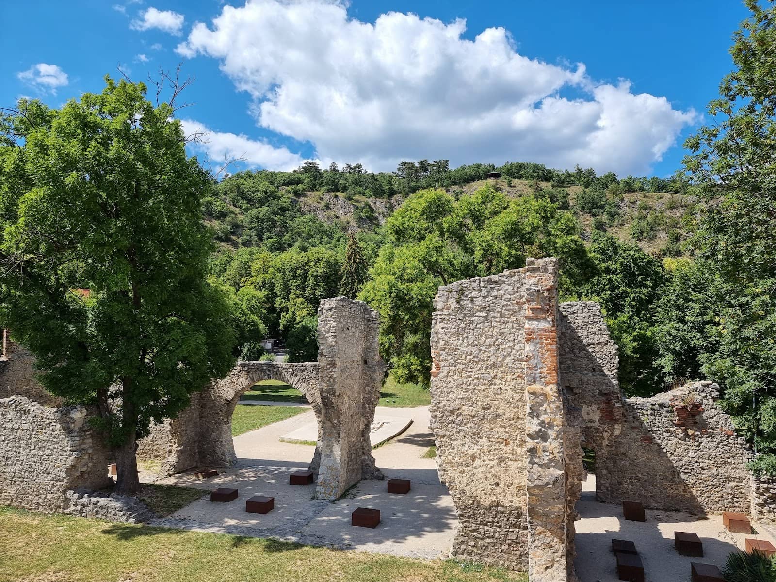 Charming Cafe & Winery