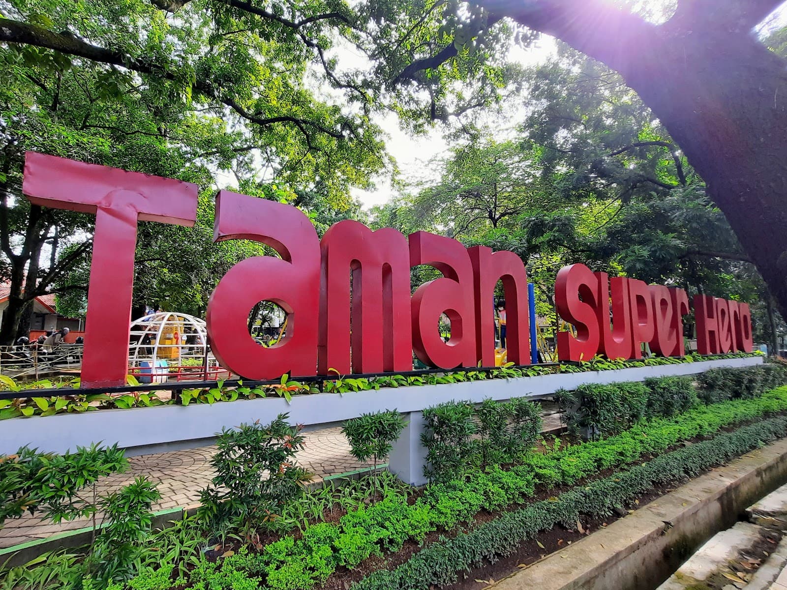 Taman Superhero - Image 1