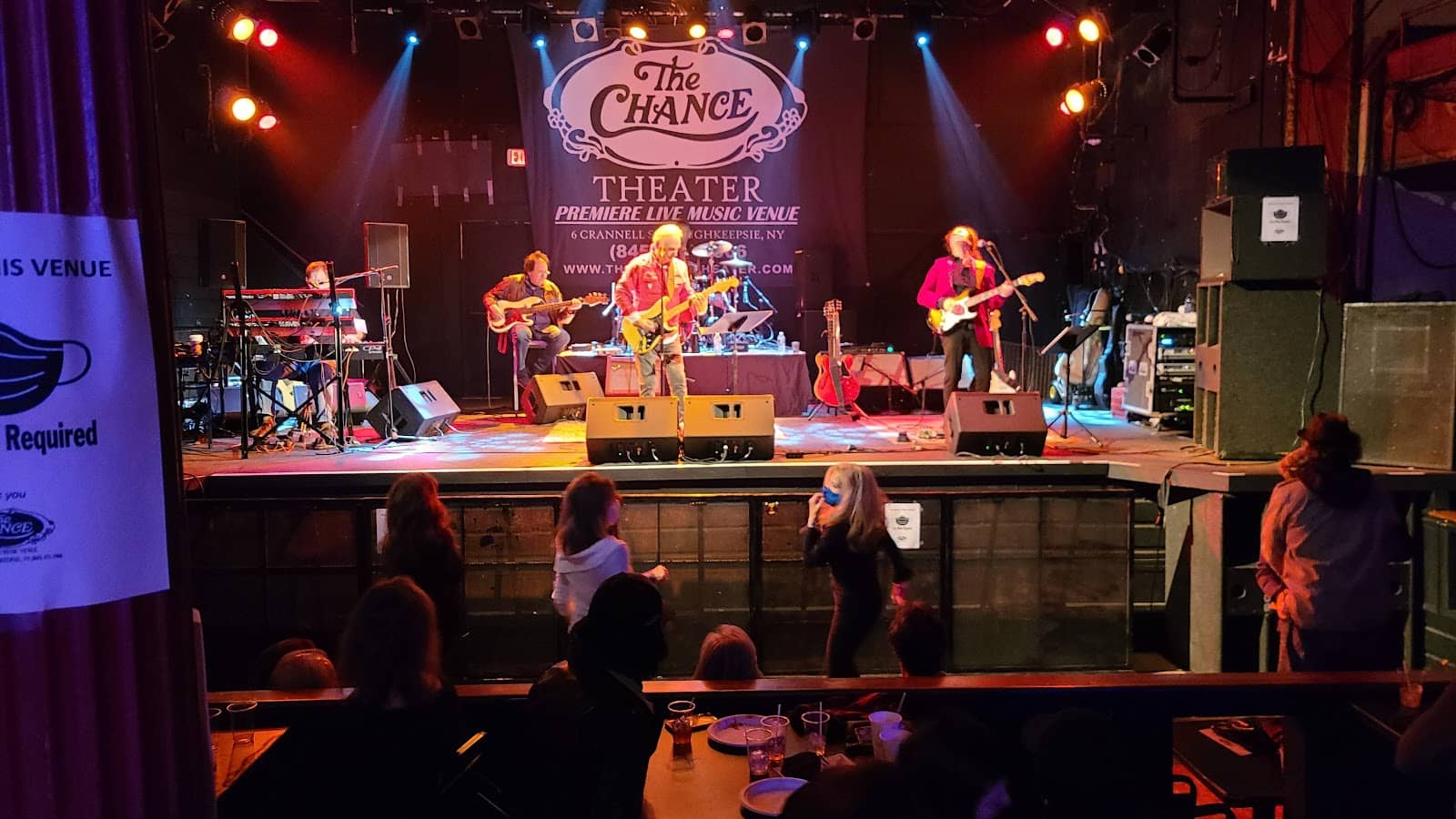 Intimate Venue Atmosphere