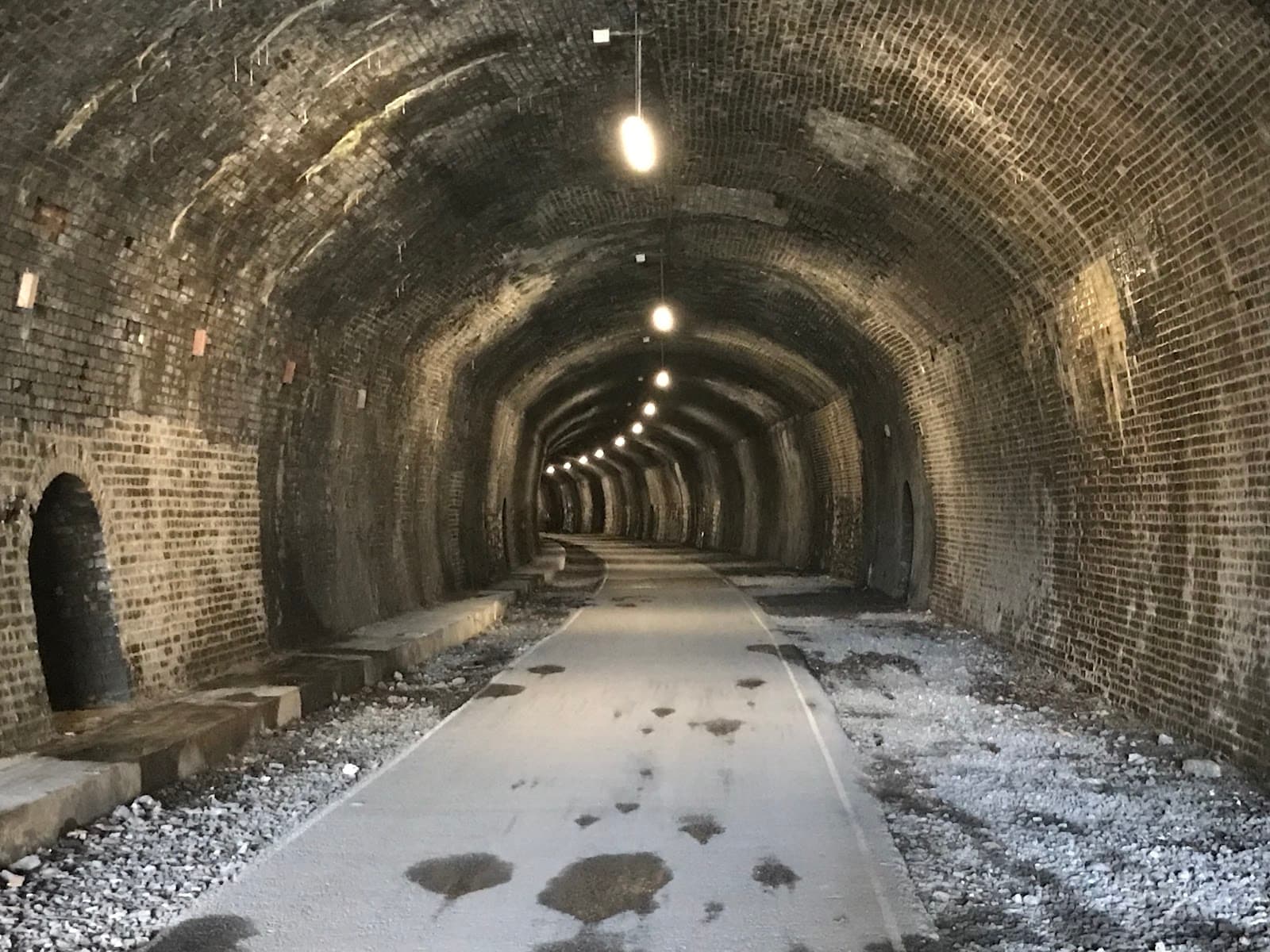 Miller's Dale Peak District - Image 1