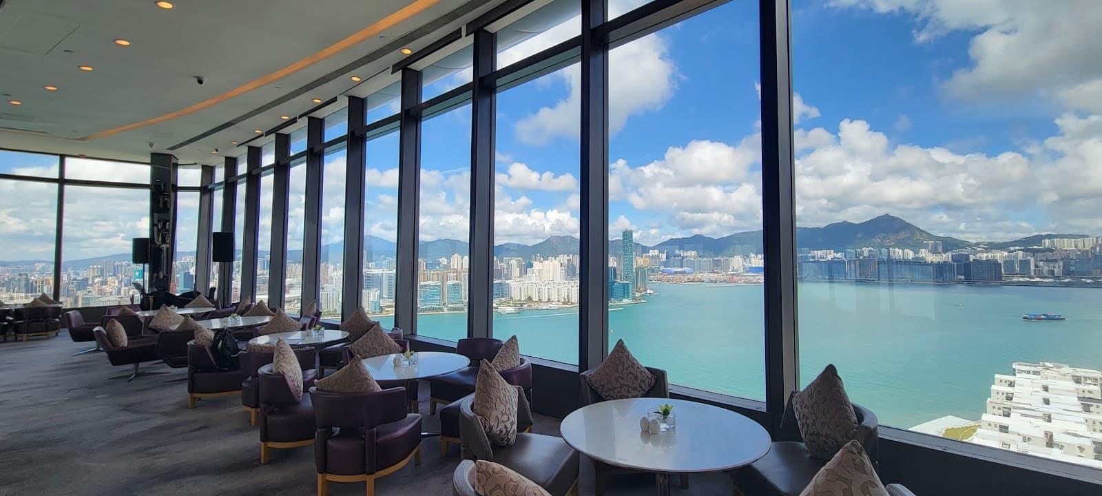 Le 188 Restaurant & Bar - Image 1