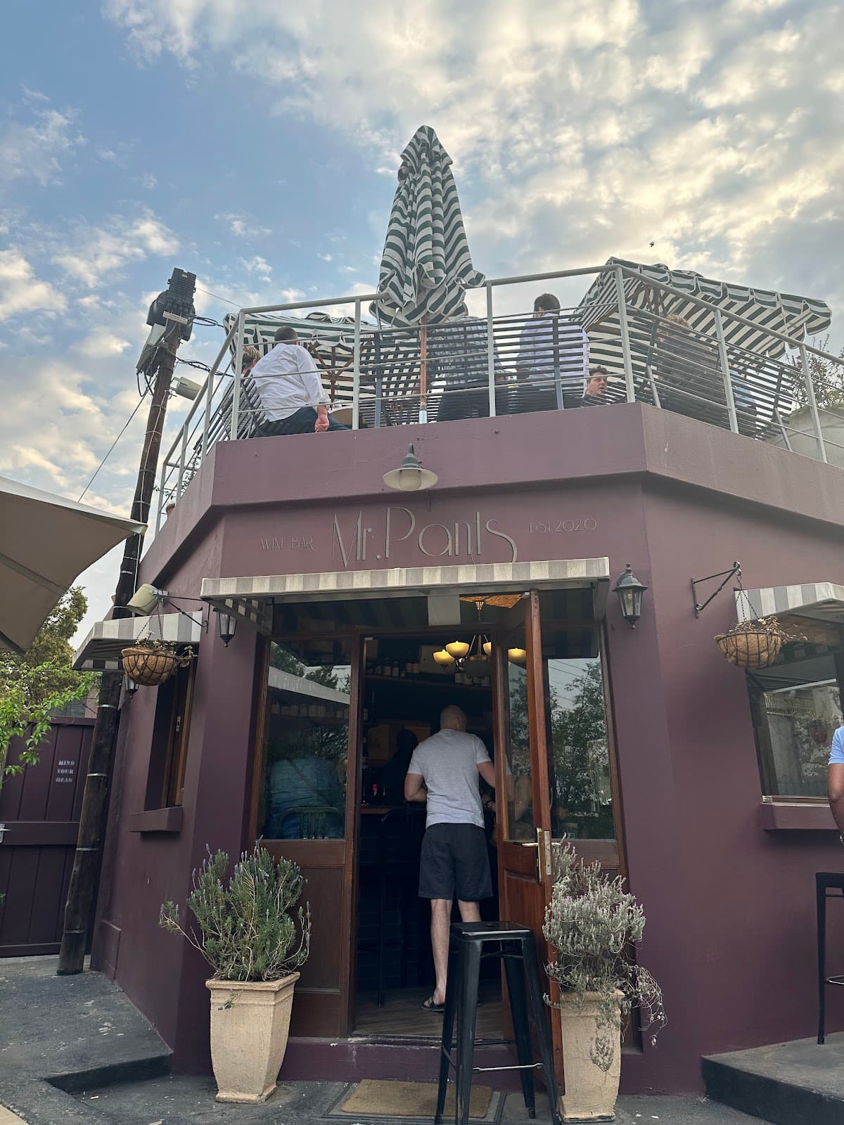 Mr Pants Wine Bar - Image 1