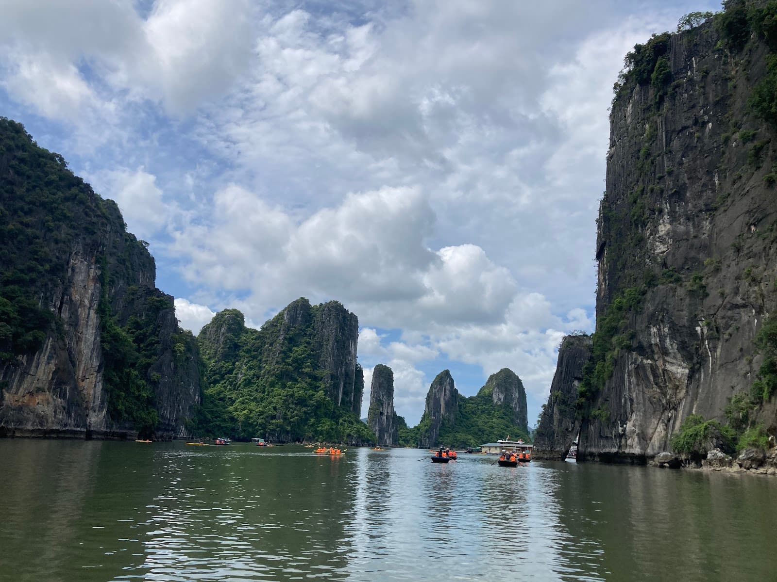 Dau Go Island Ha Long - Image 1