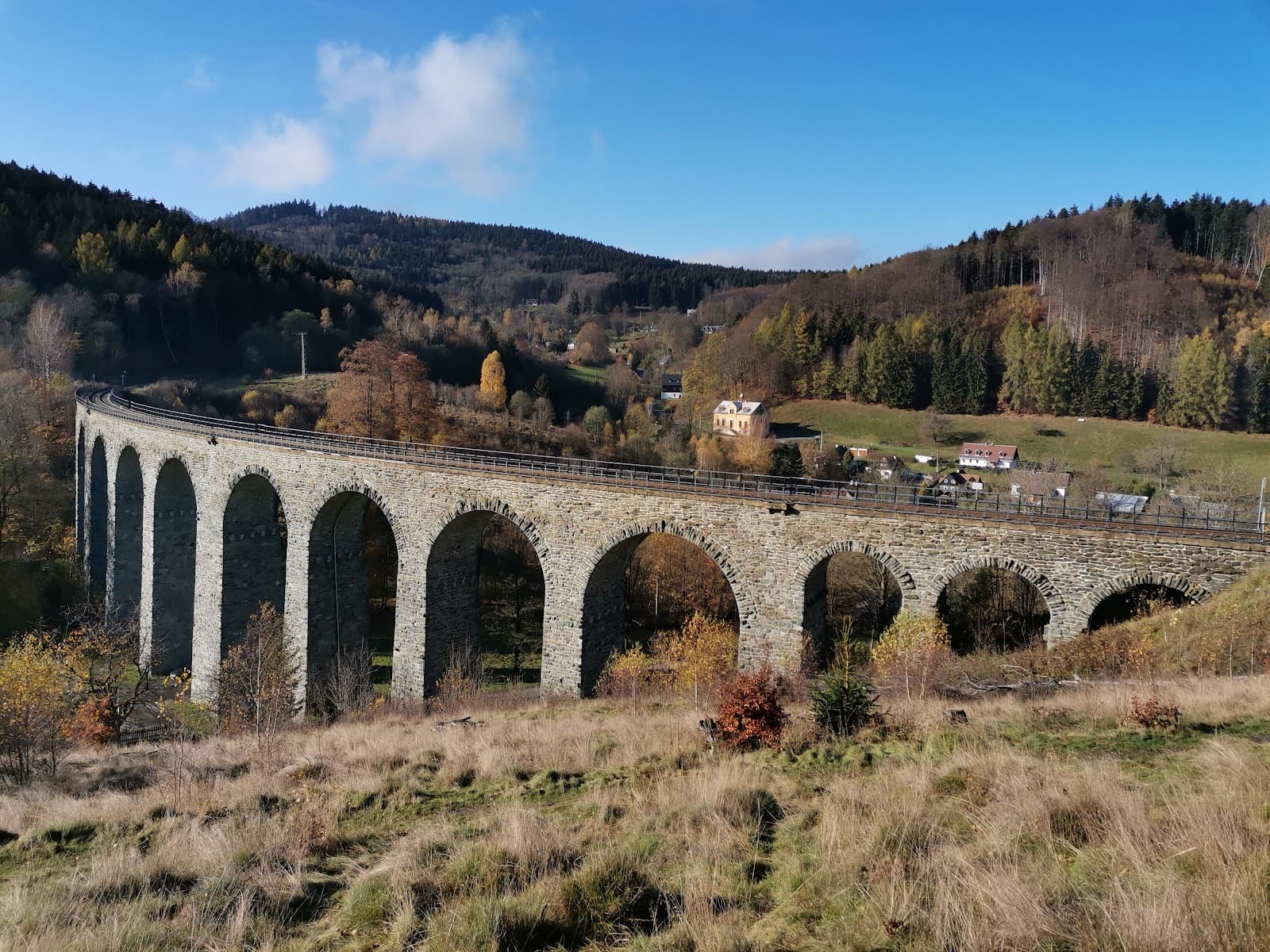 Novina Railway Viaduct - Image 1