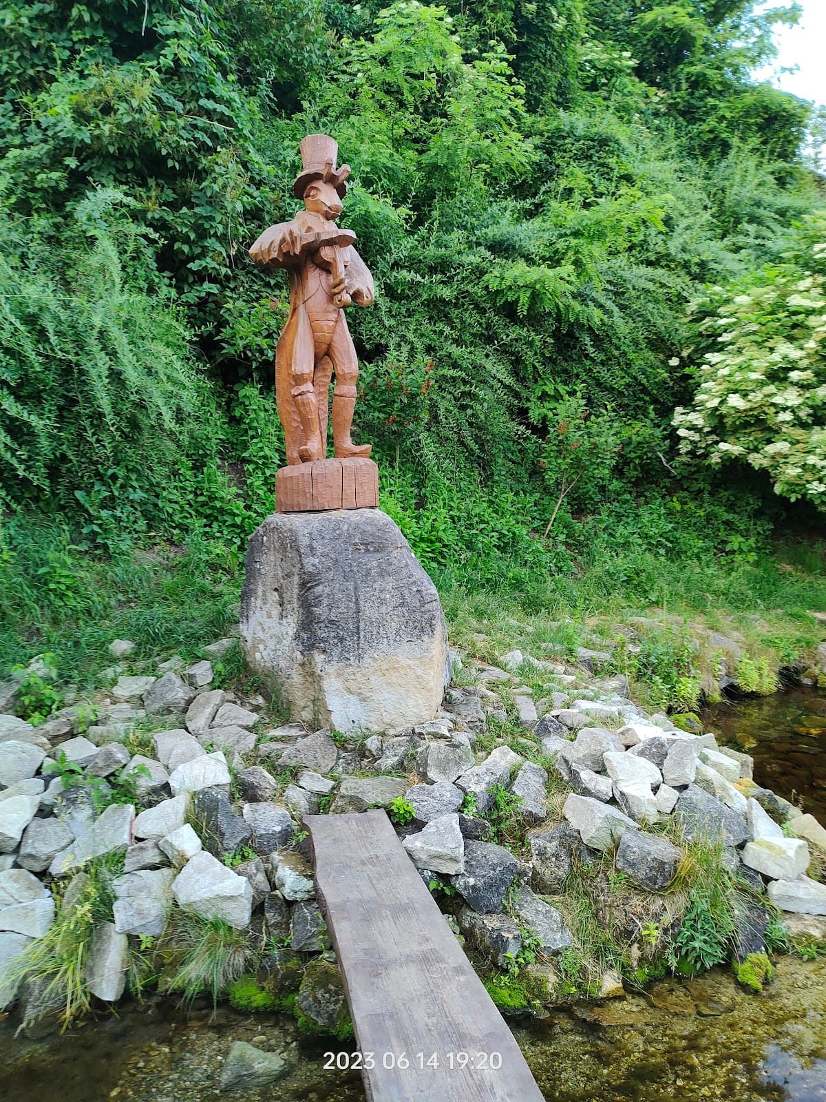 Szczebrzeszyn Old Town & Grasshopper - Image 1