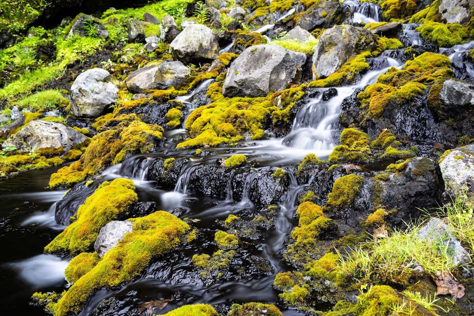 Onneto Yu-no-Taki Waterfall - Image 1